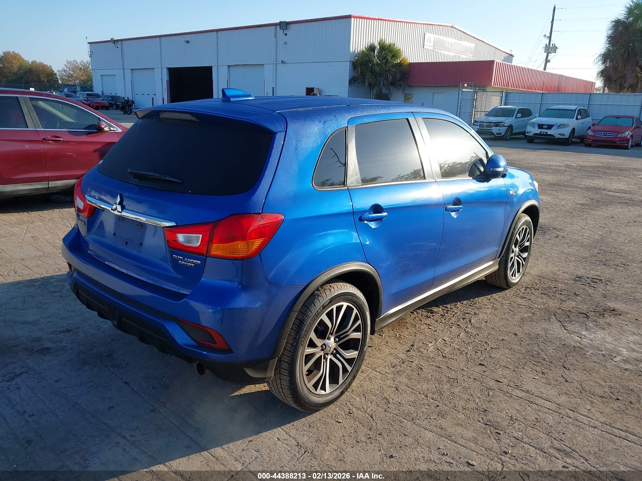 MITSUBISHI OUTLANDER image 4