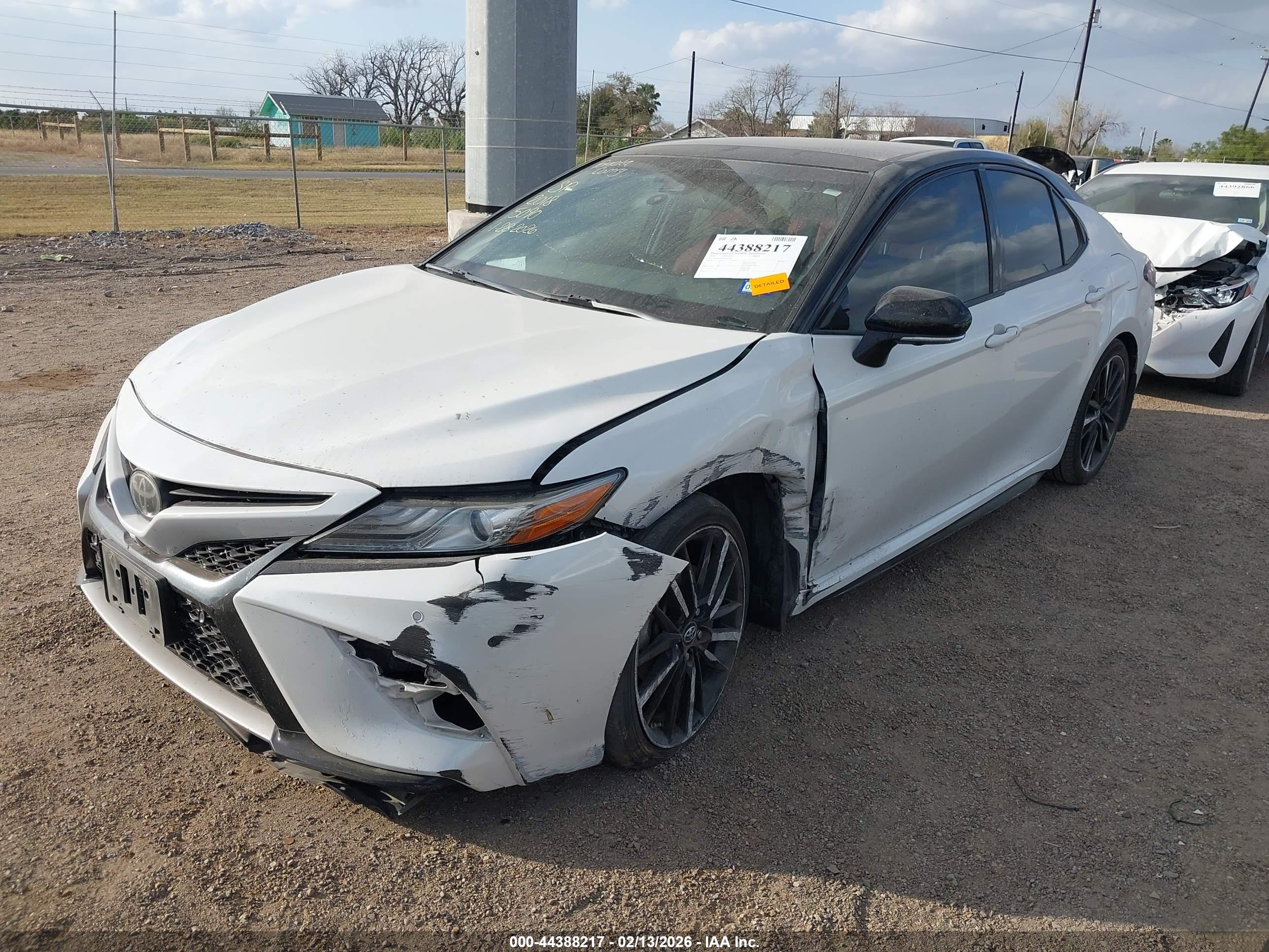 TOYOTA CAMRY image 2