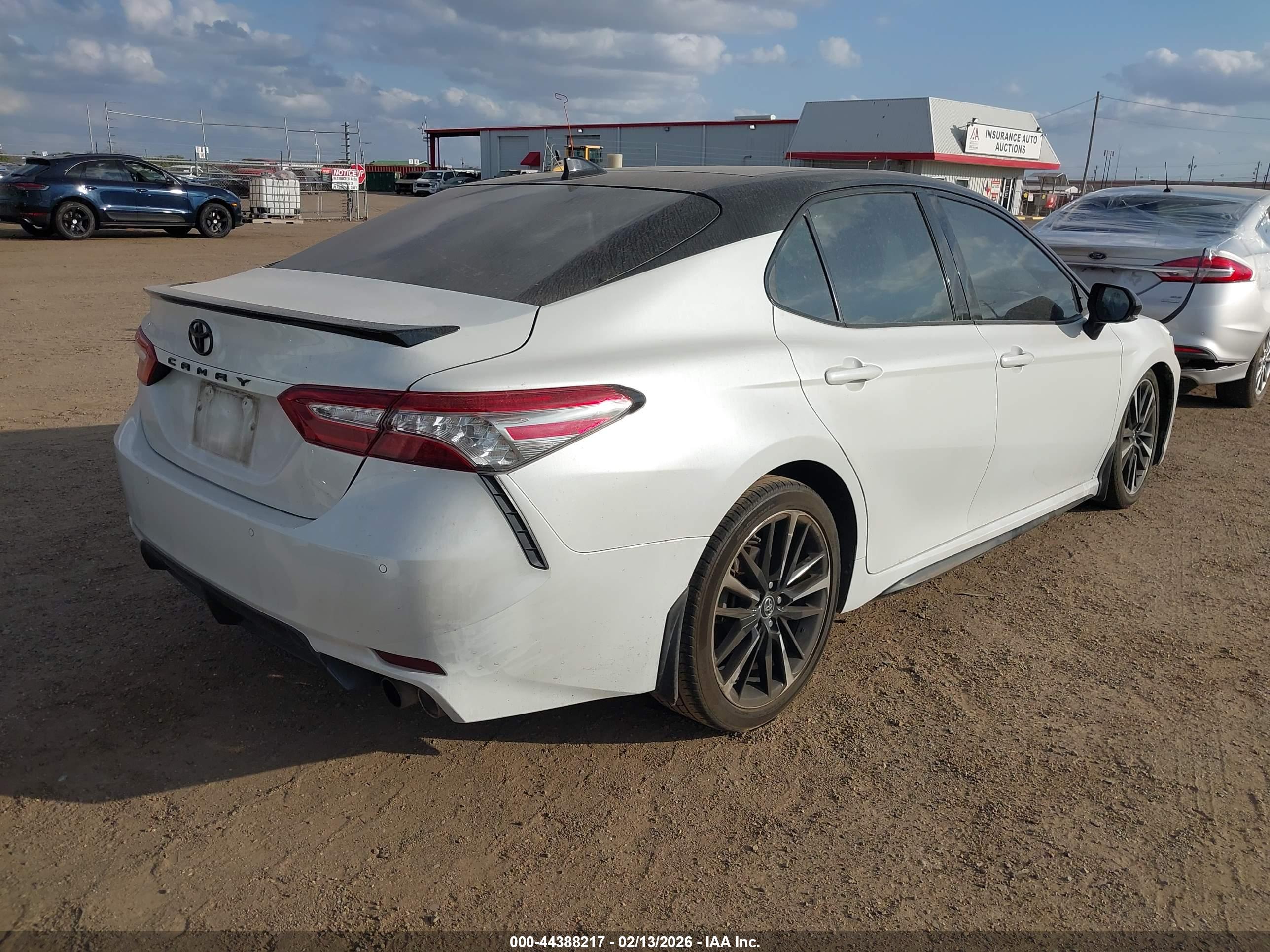 TOYOTA CAMRY image 4