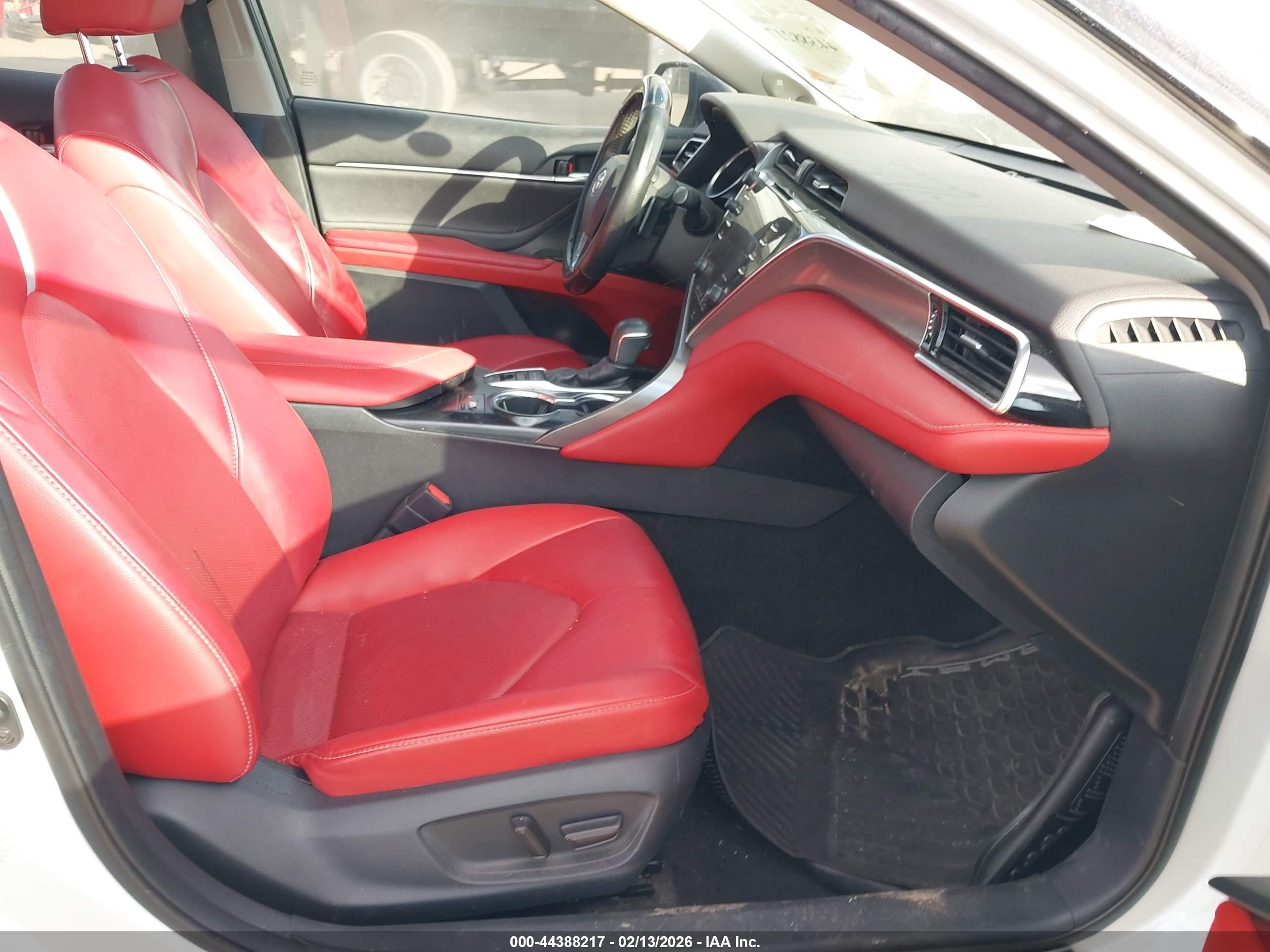 TOYOTA CAMRY image 5