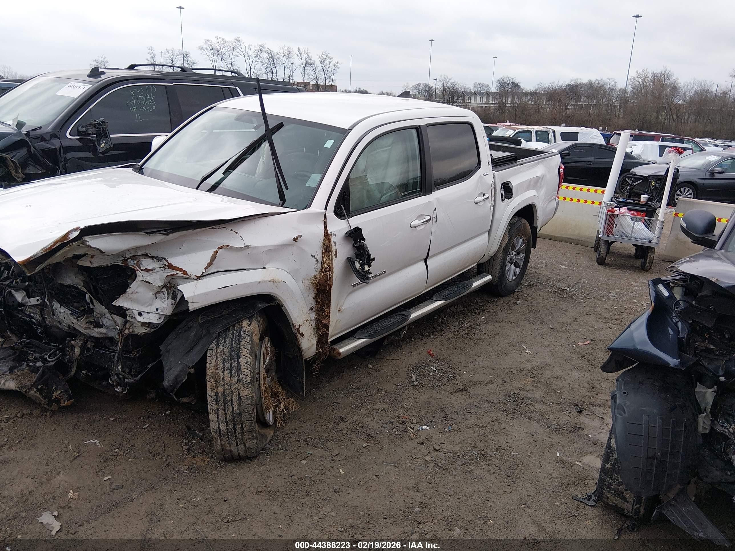 TOYOTA TACOMA image 2