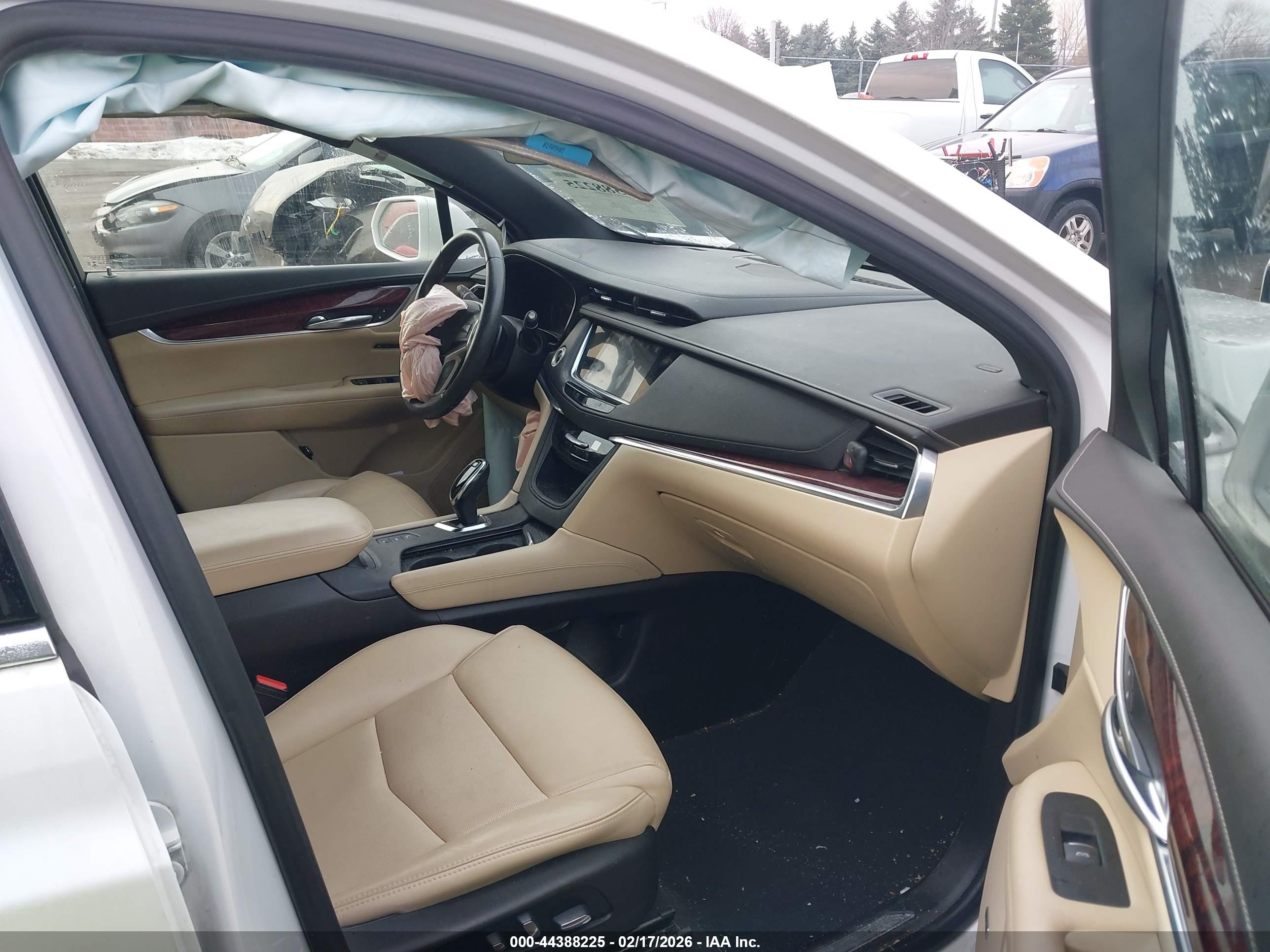 CADILLAC XT5 image 5