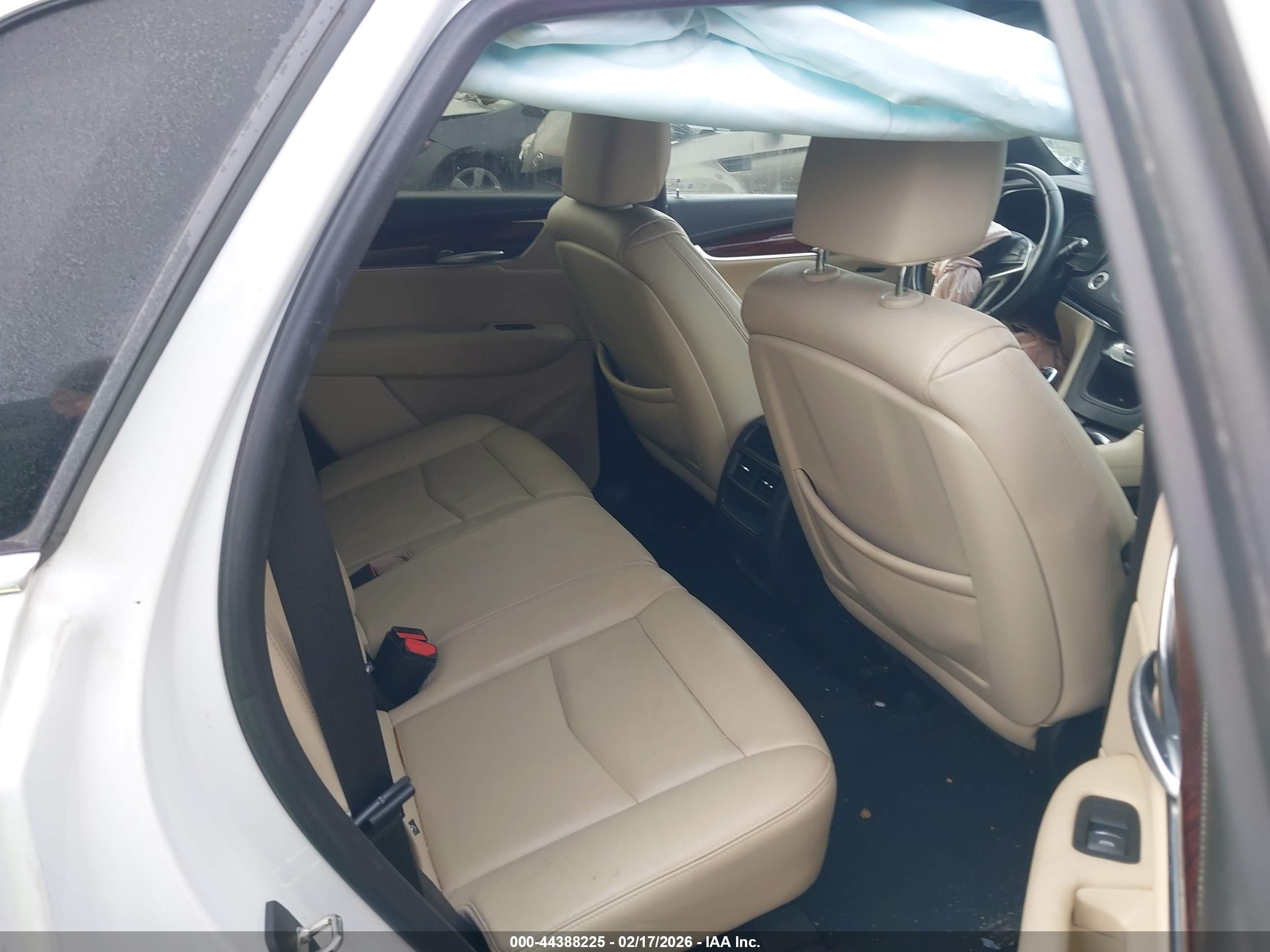 CADILLAC XT5 image 8