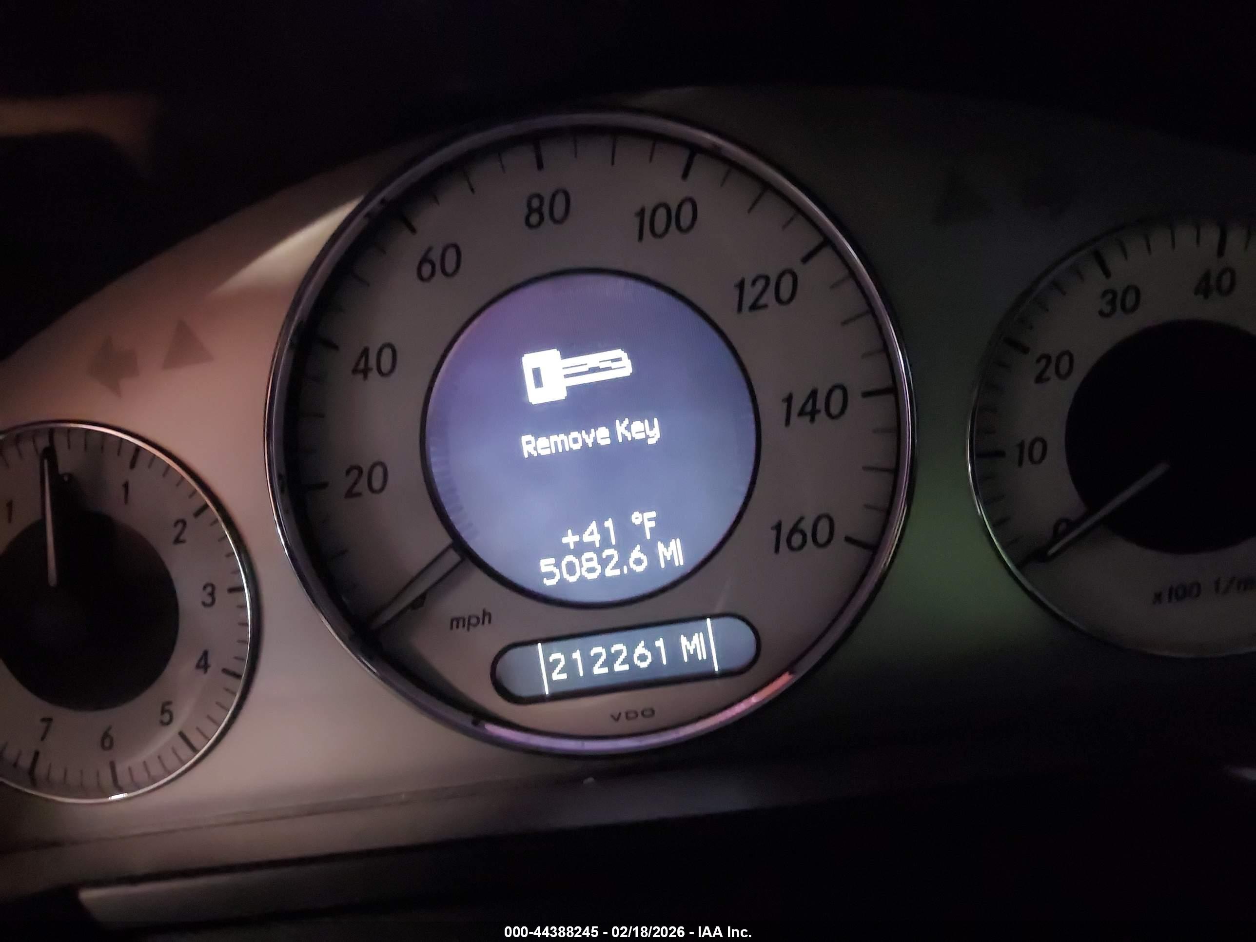 MERCEDES-BENZ E image 7