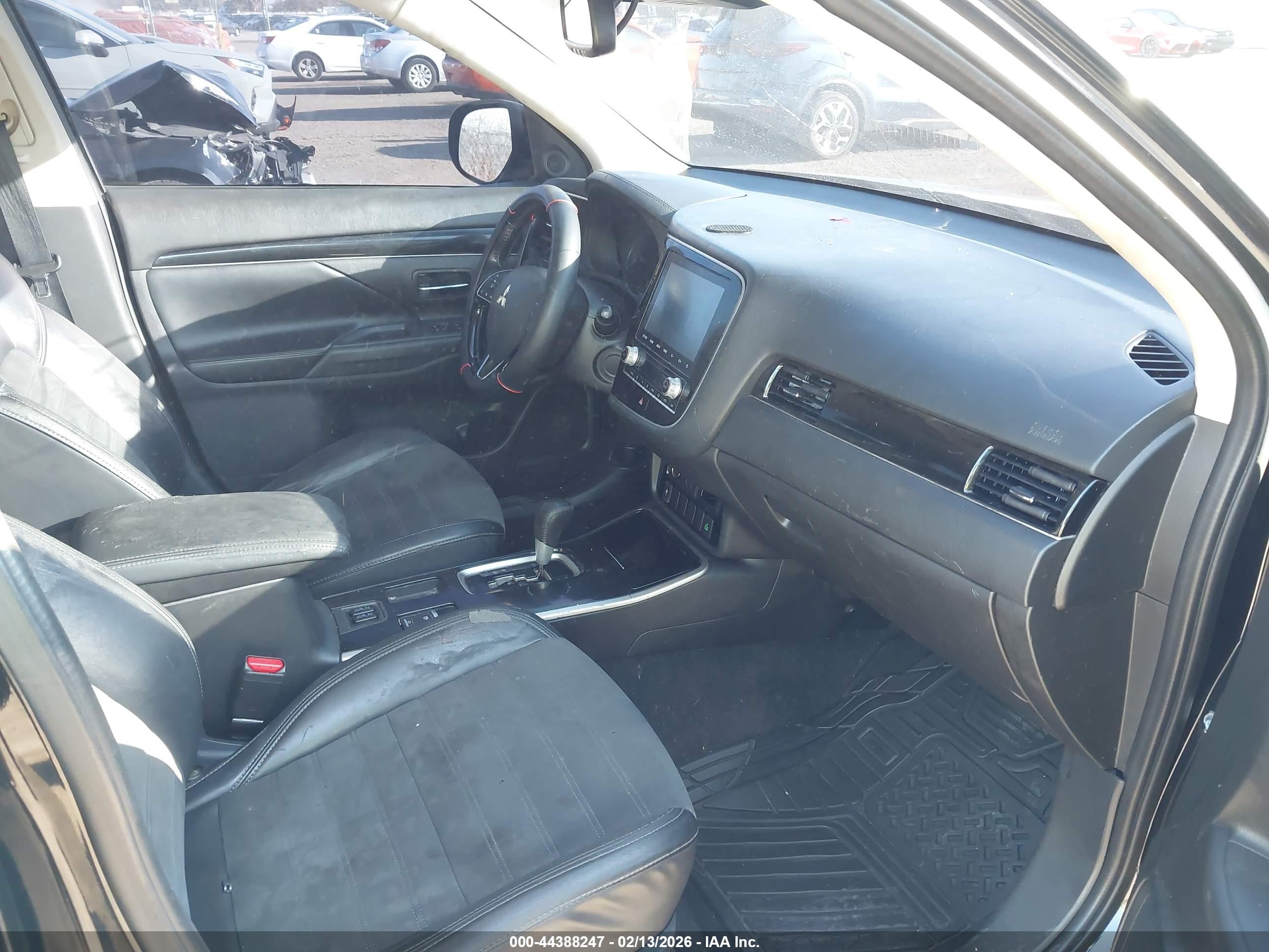 MITSUBISHI OUTLANDER image 5