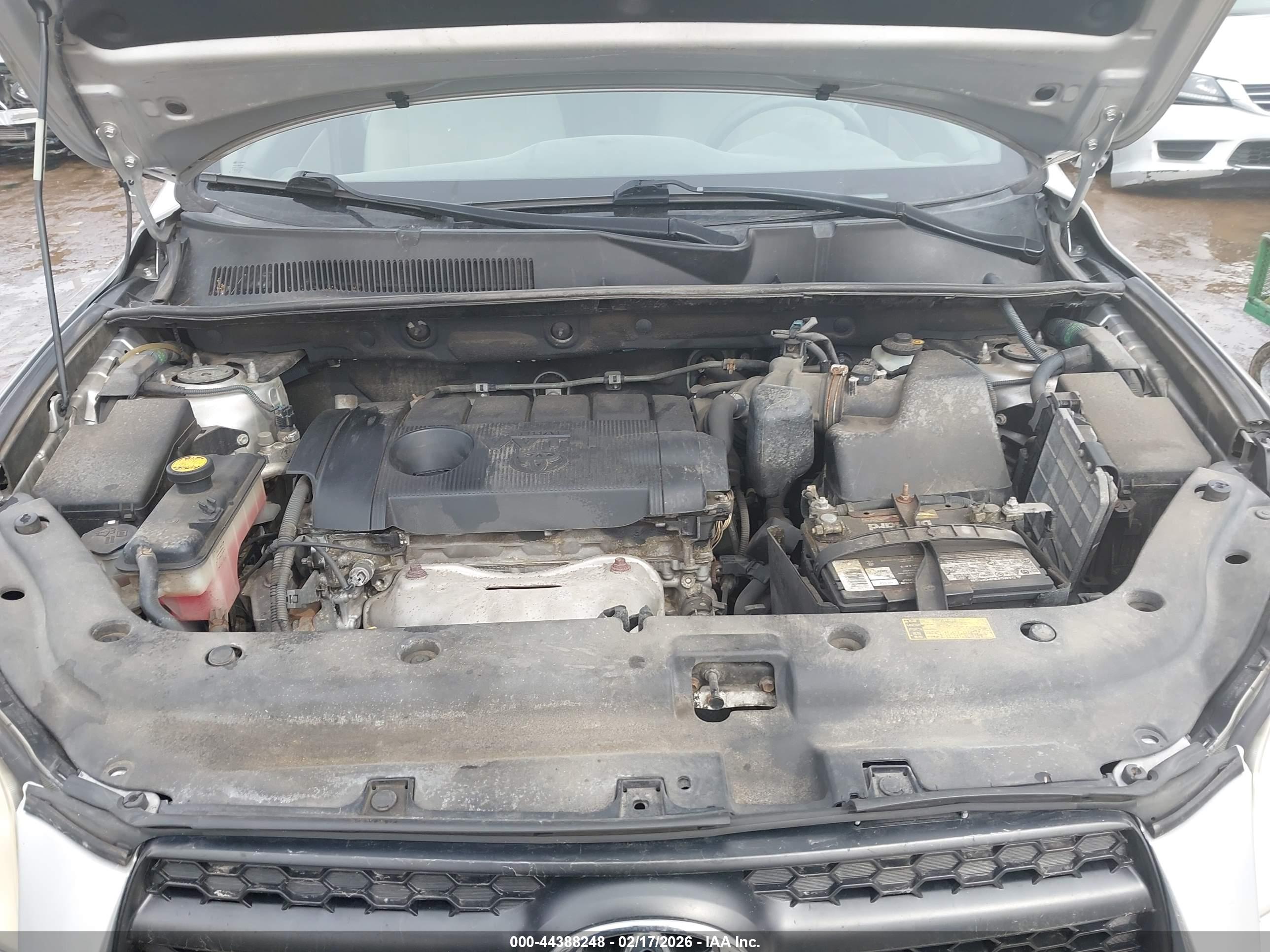 TOYOTA RAV4 image 10