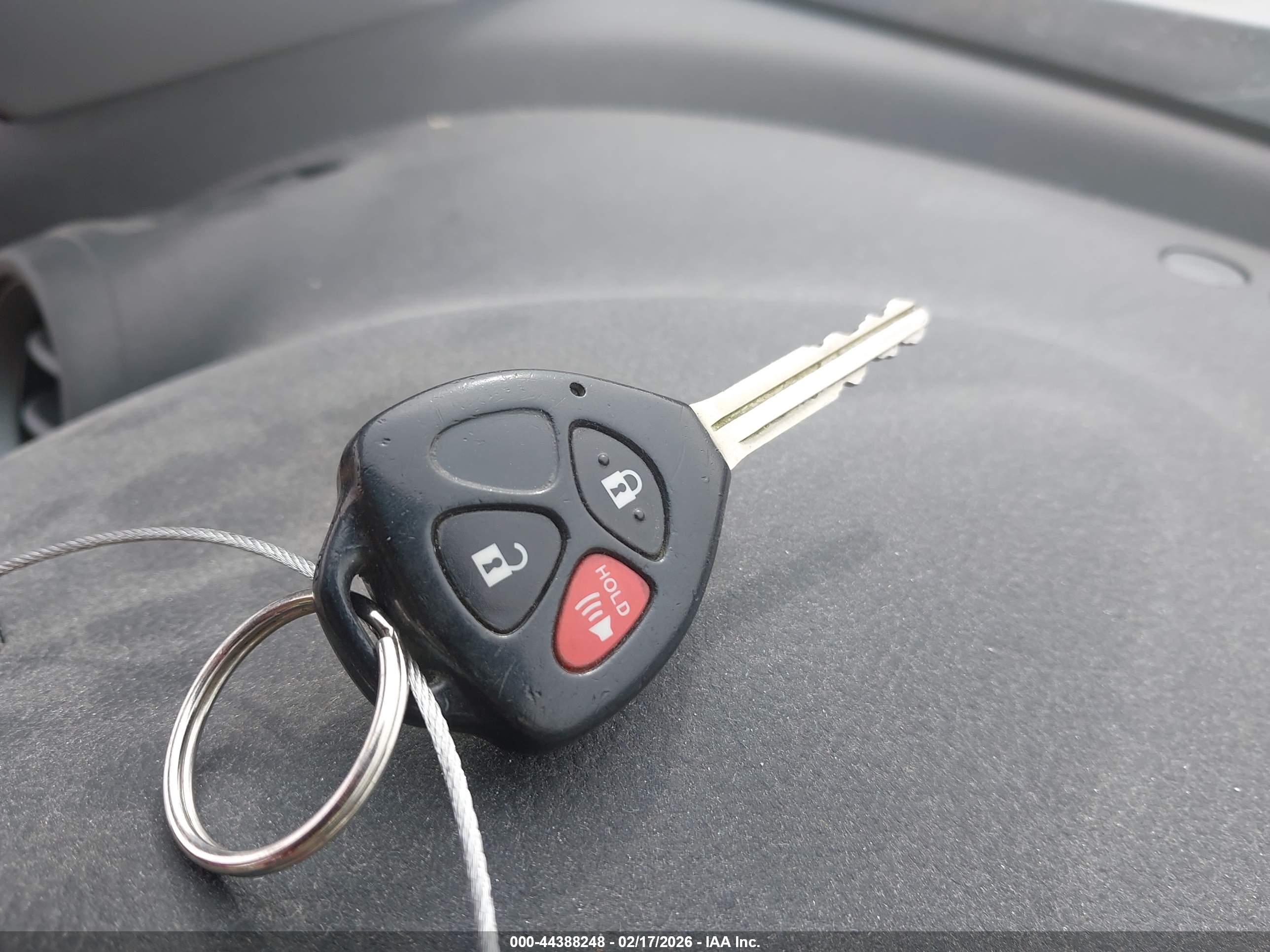 TOYOTA RAV4 image 11
