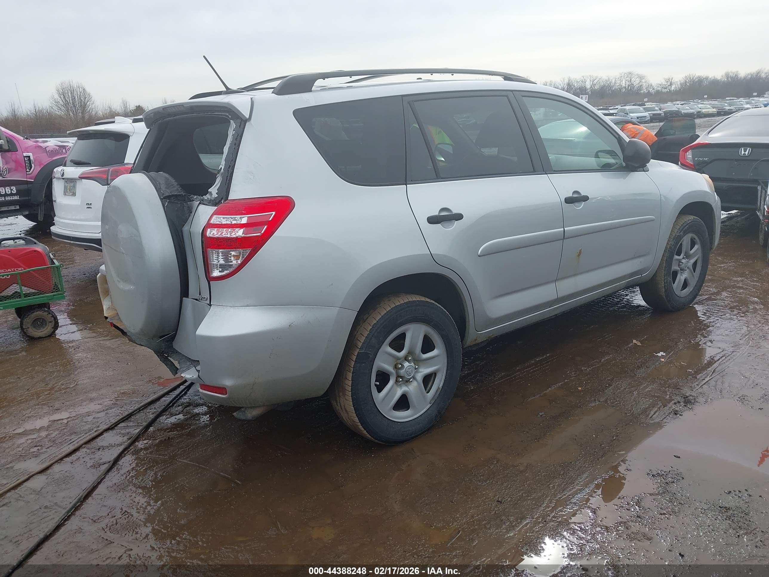 TOYOTA RAV4 image 4