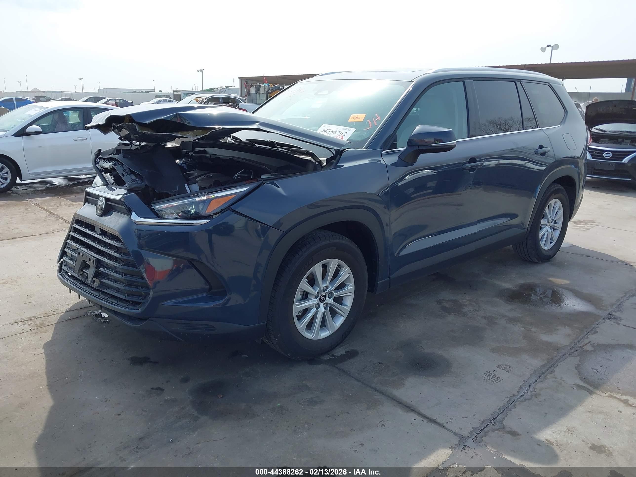 TOYOTA GRAND image 2