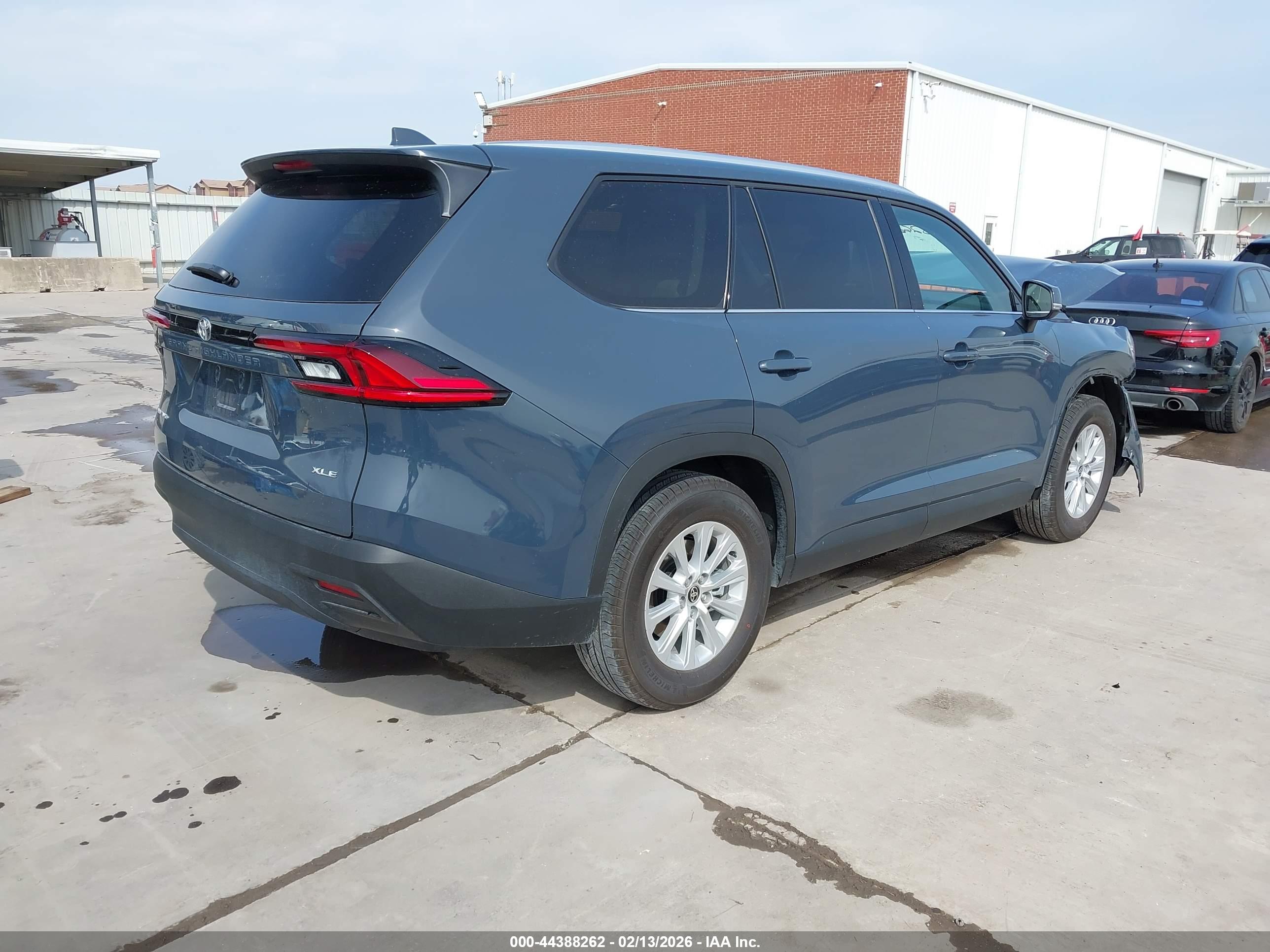 TOYOTA GRAND image 4