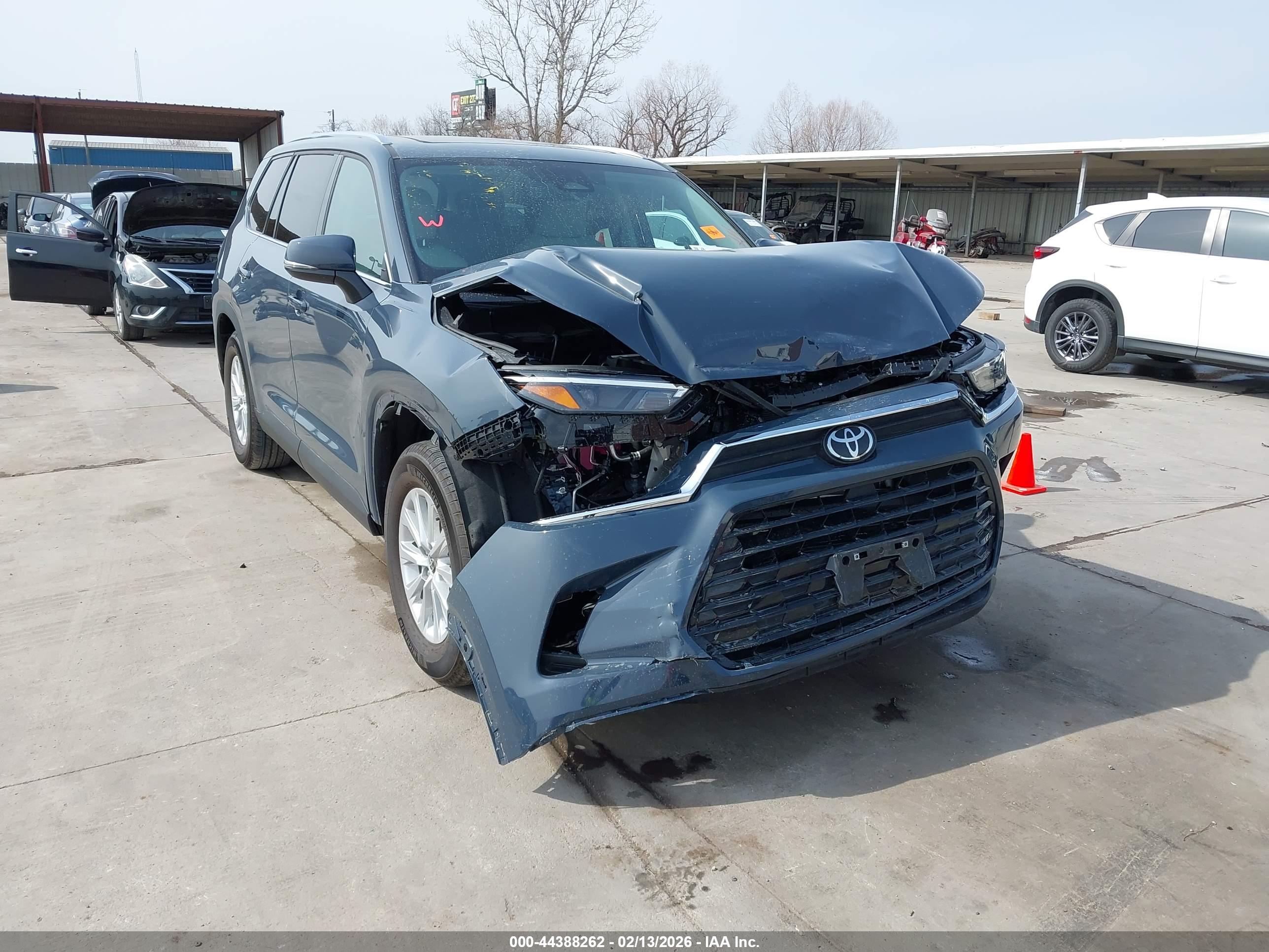TOYOTA GRAND image 6