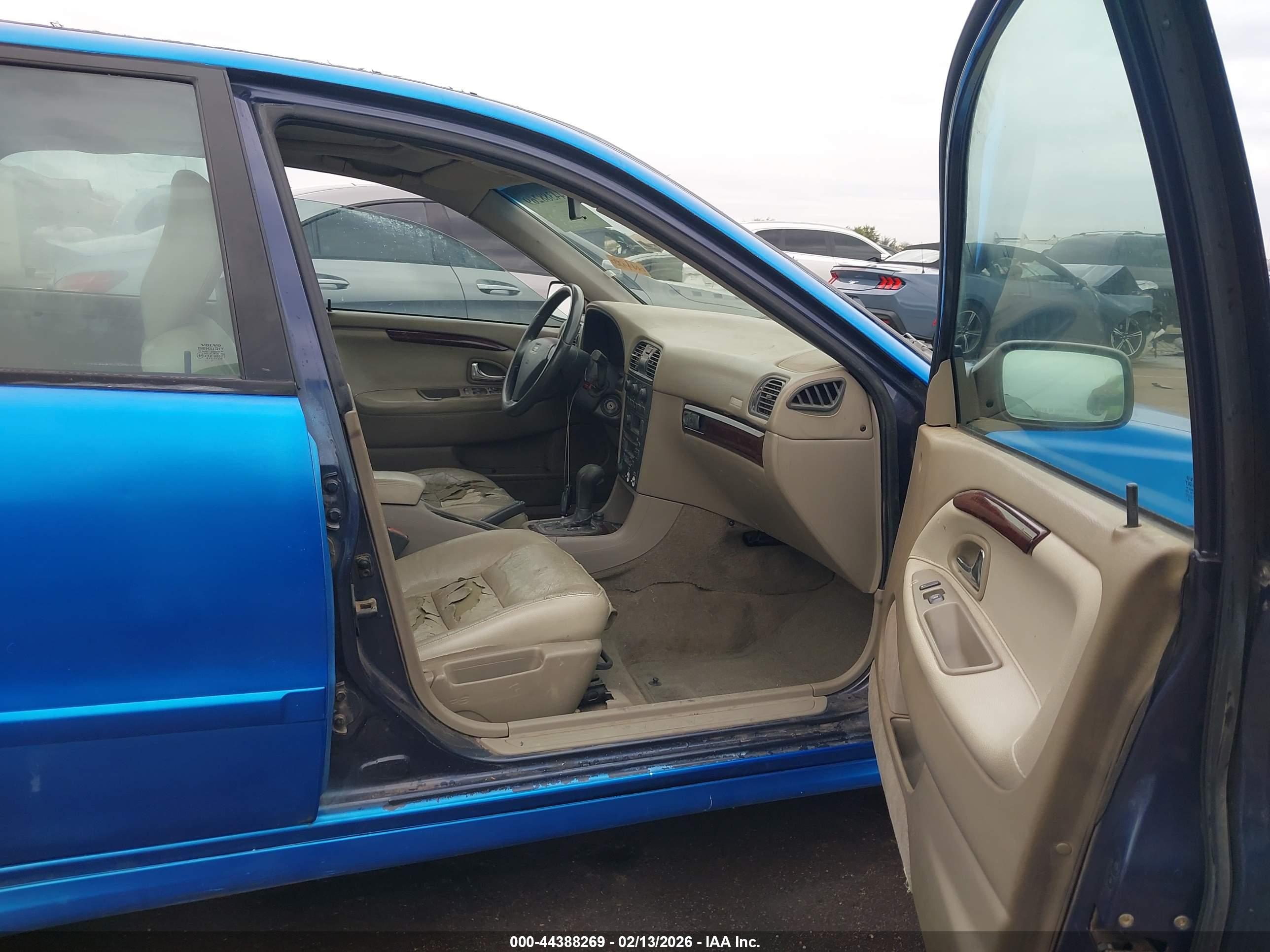 VOLVO S40 image 5
