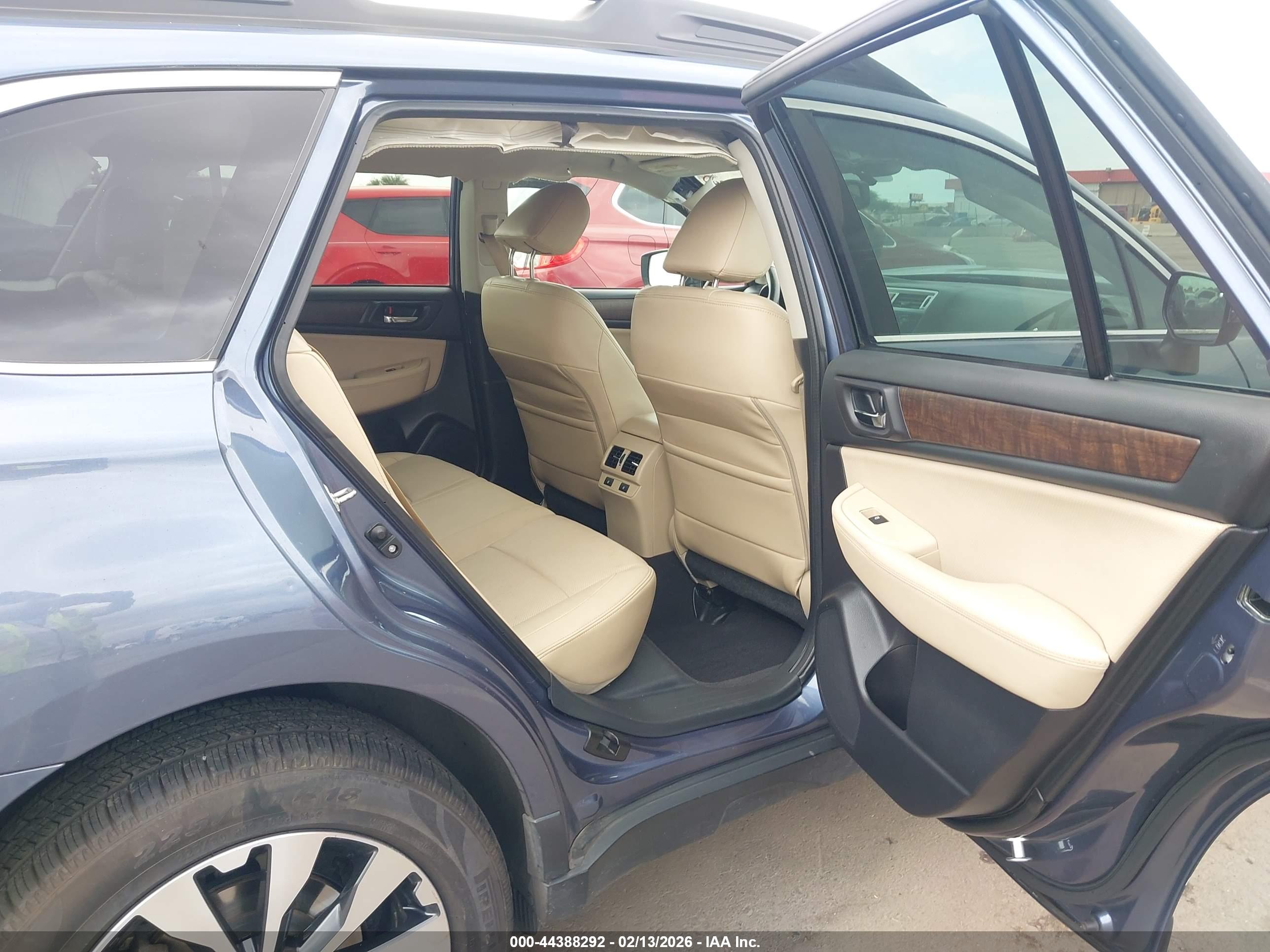 SUBARU OUTBACK image 8