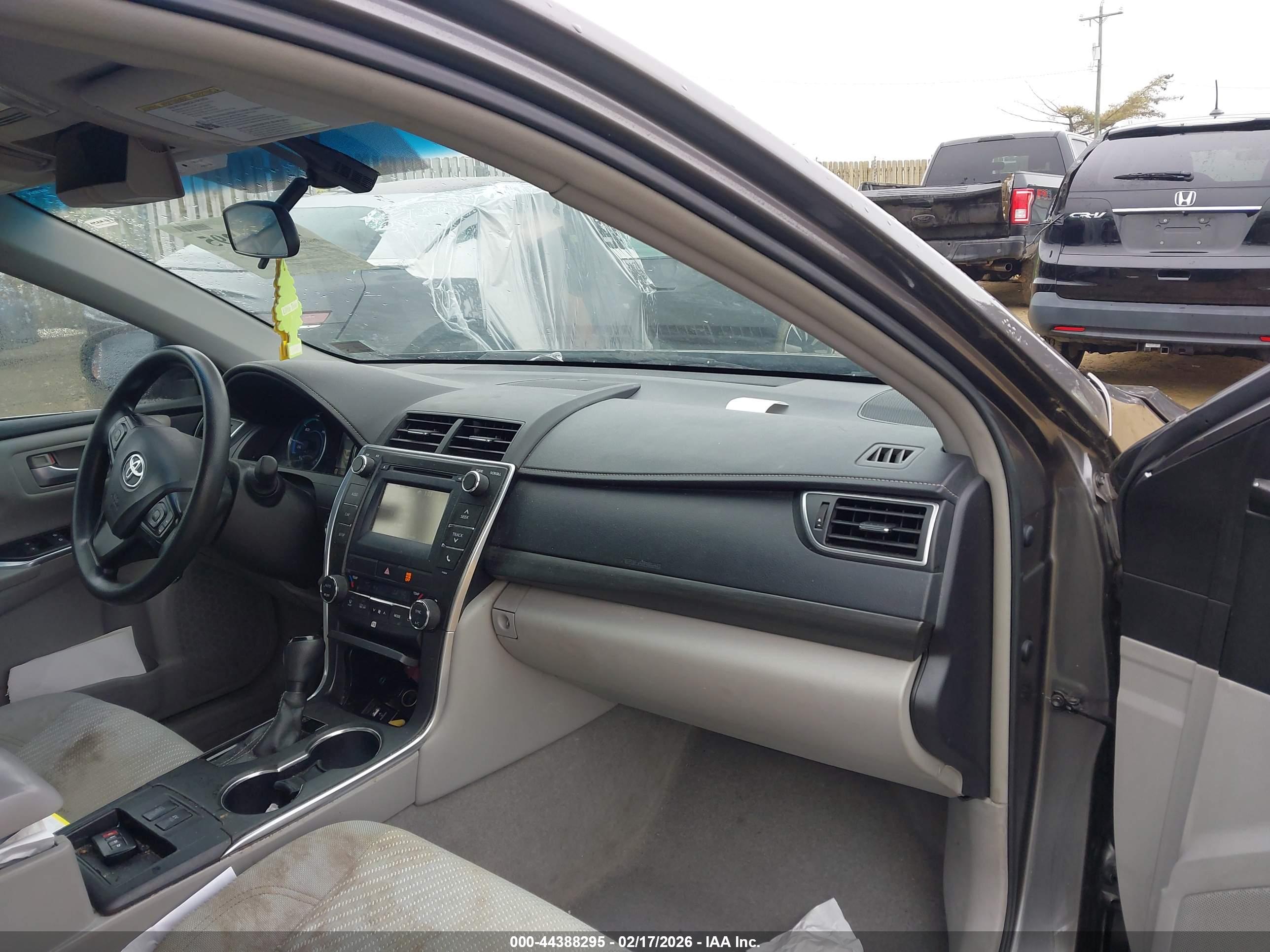 TOYOTA CAMRY image 5
