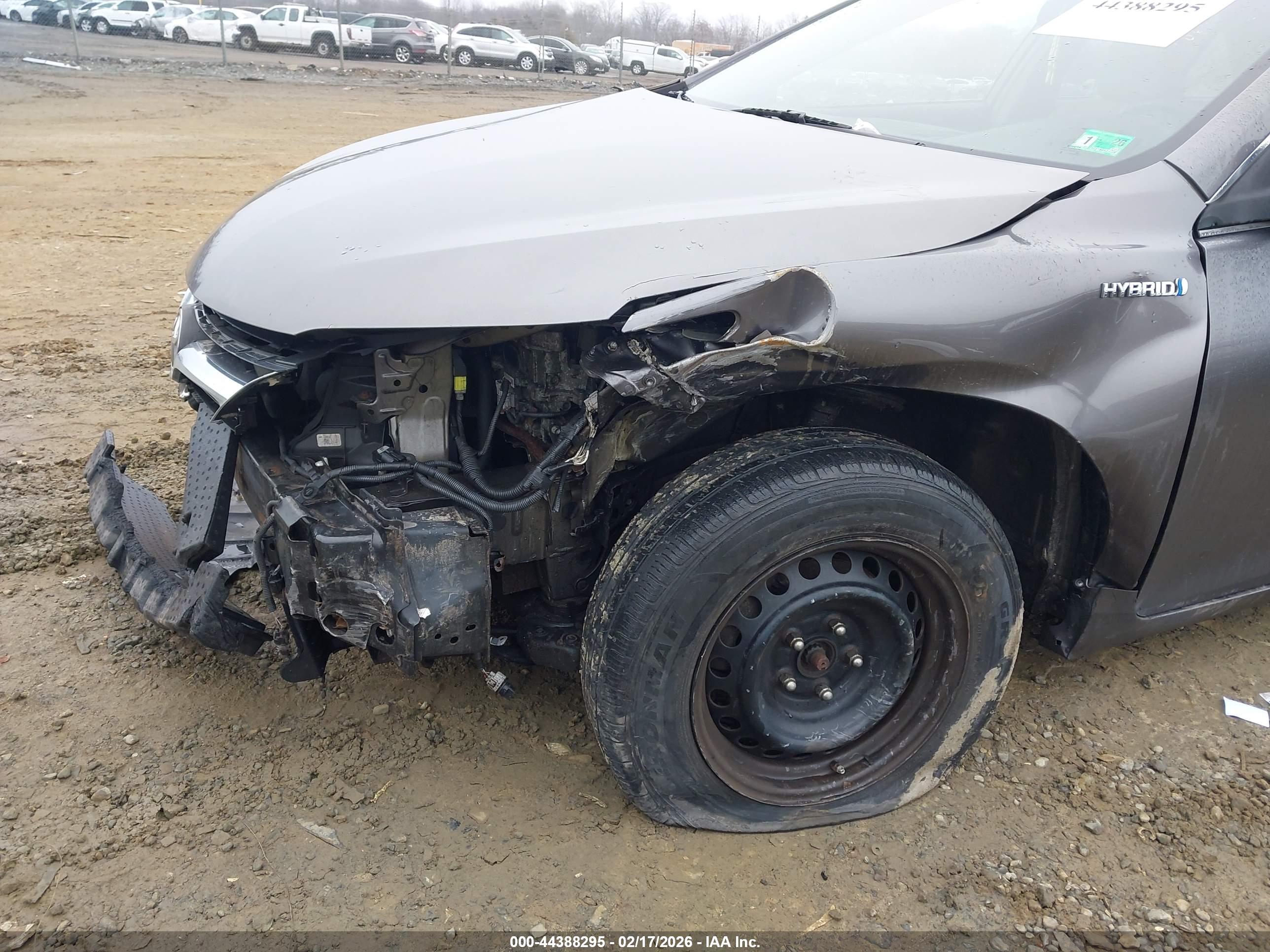 TOYOTA CAMRY image 6