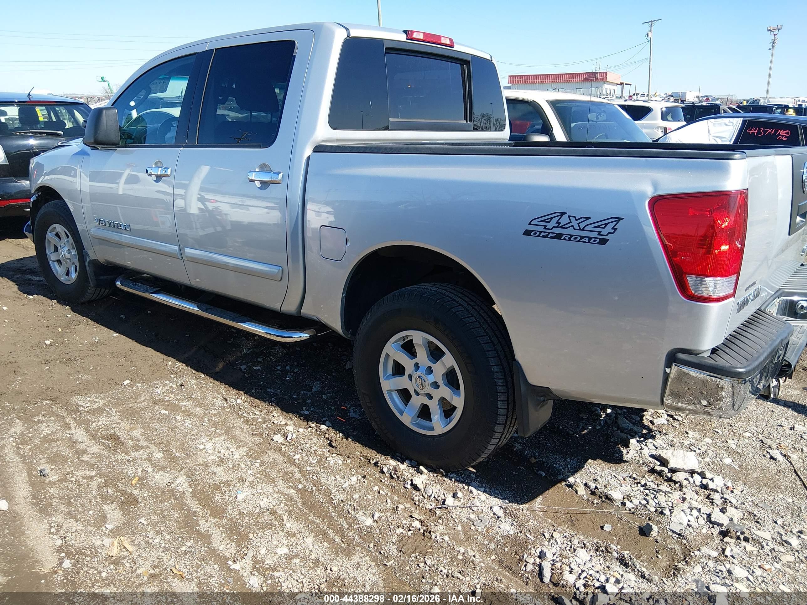 NISSAN TITAN image 3