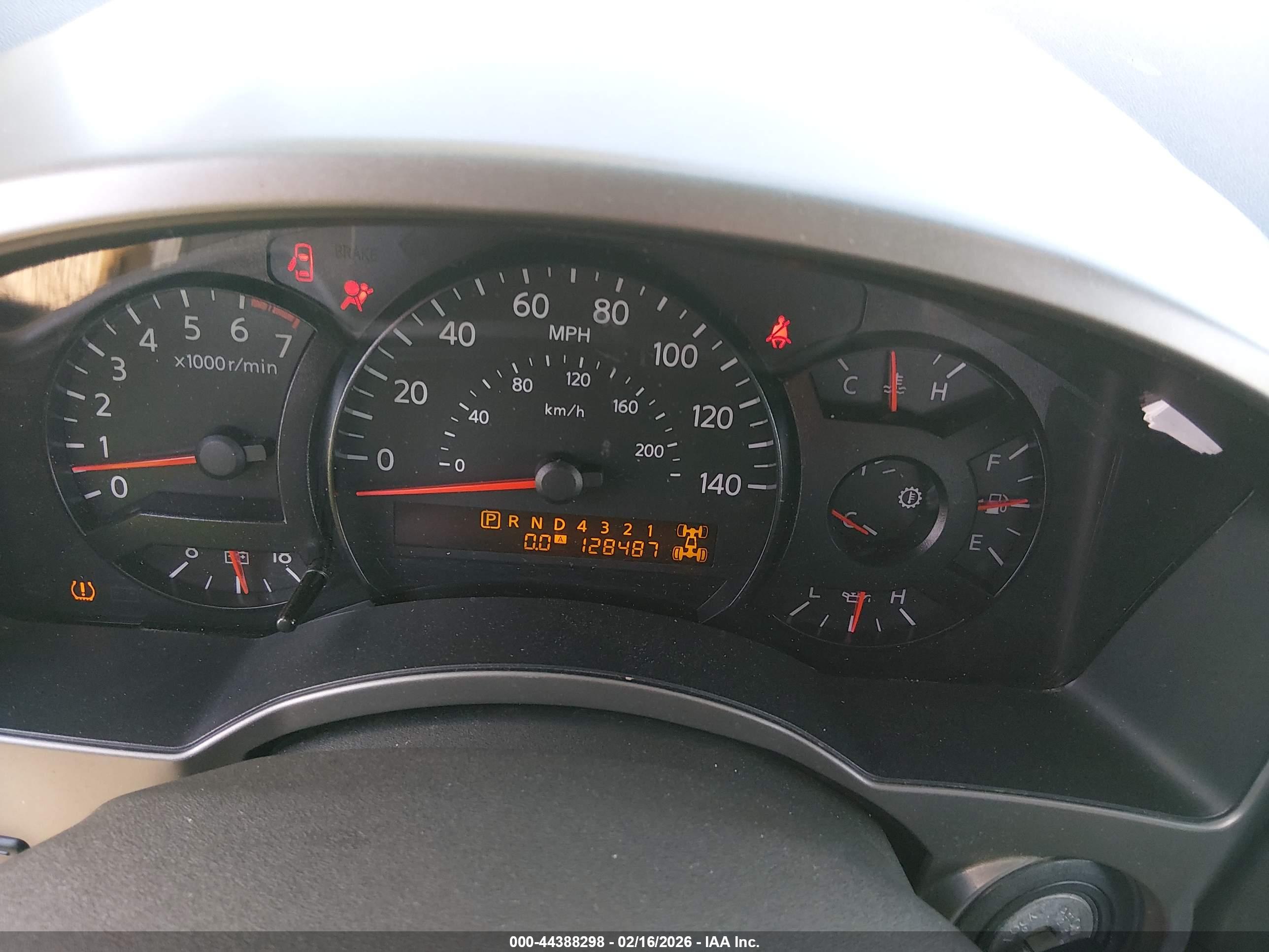 NISSAN TITAN image 7