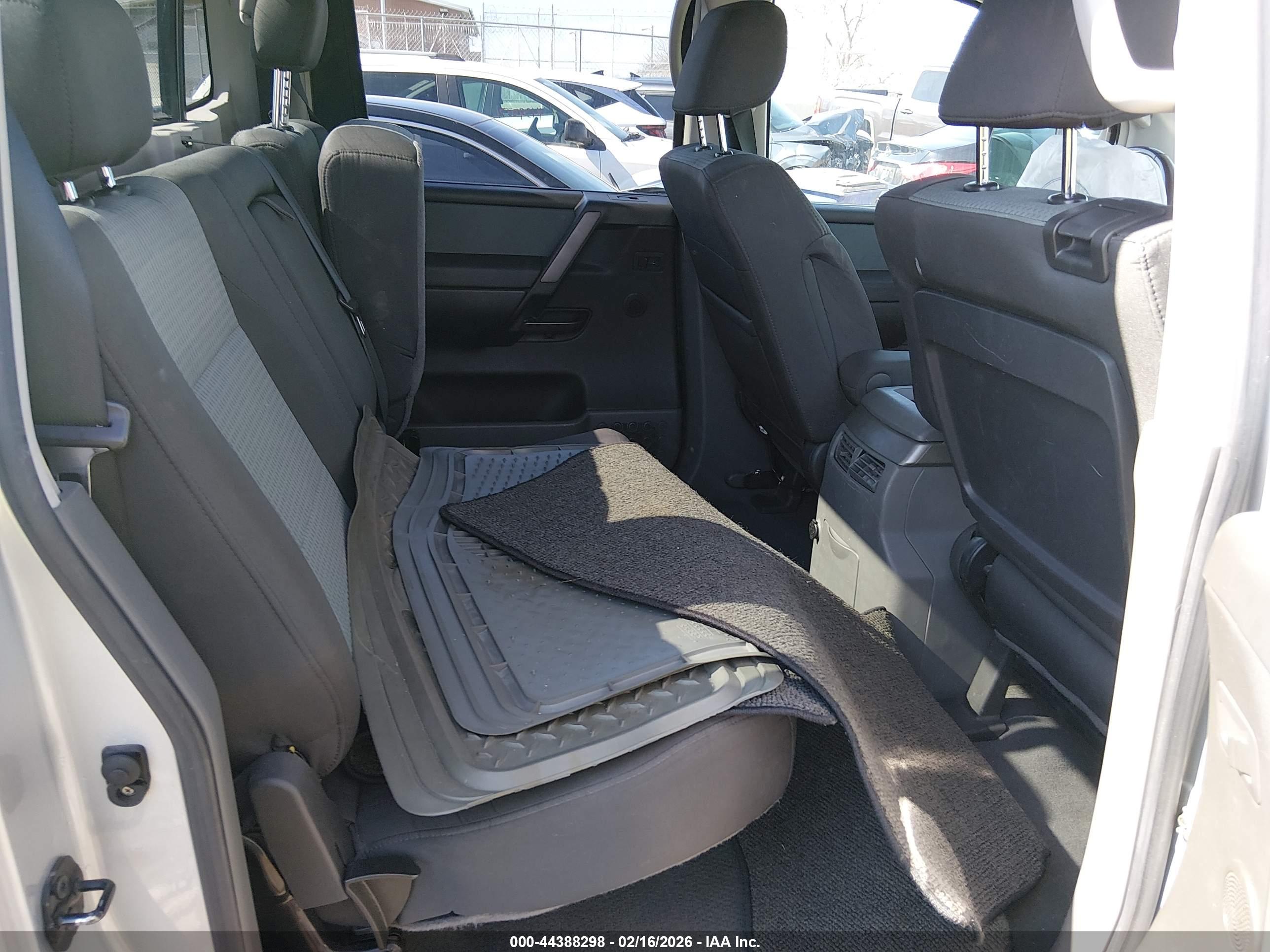 NISSAN TITAN image 8