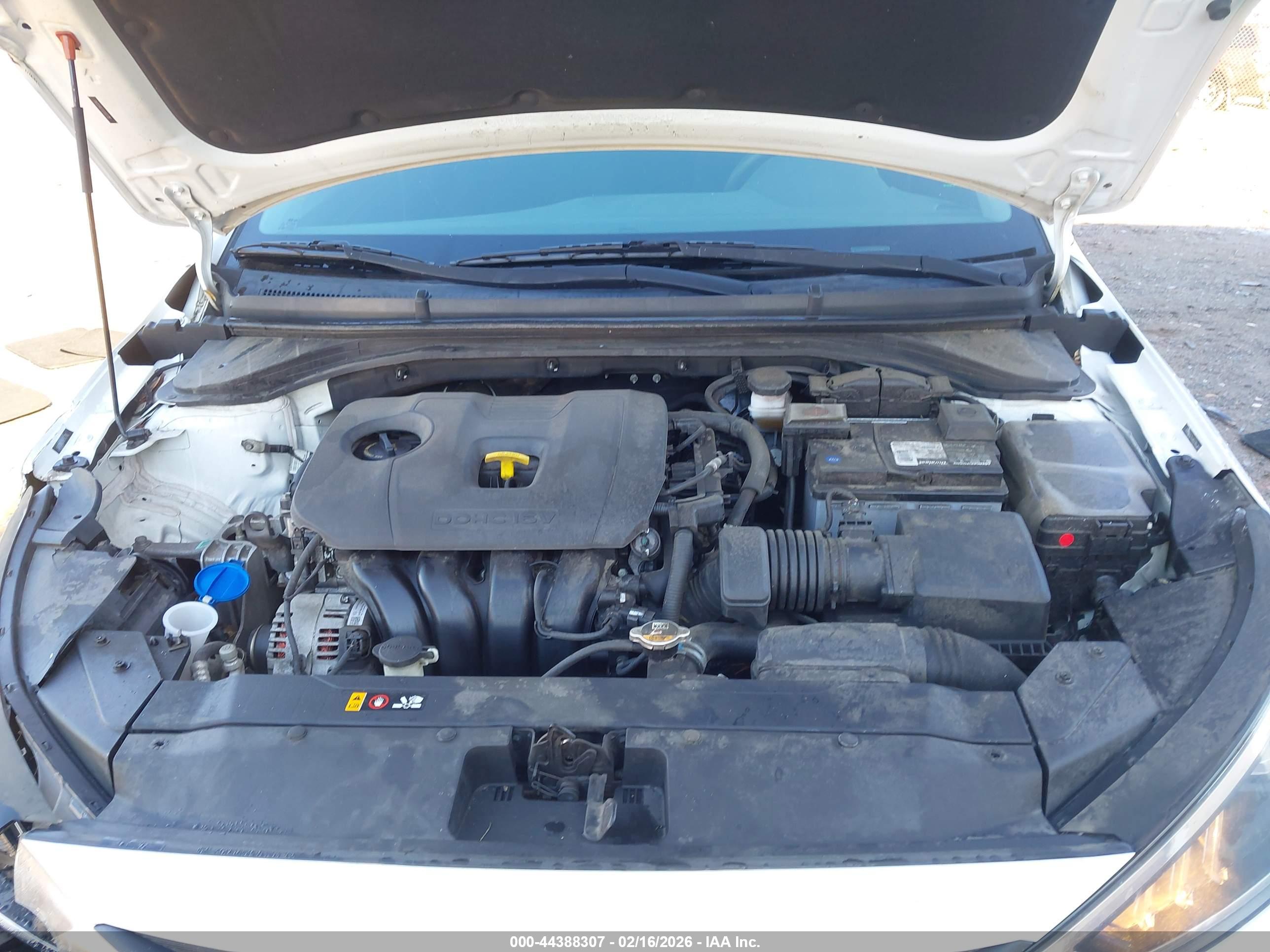 HYUNDAI ELANTRA image 10