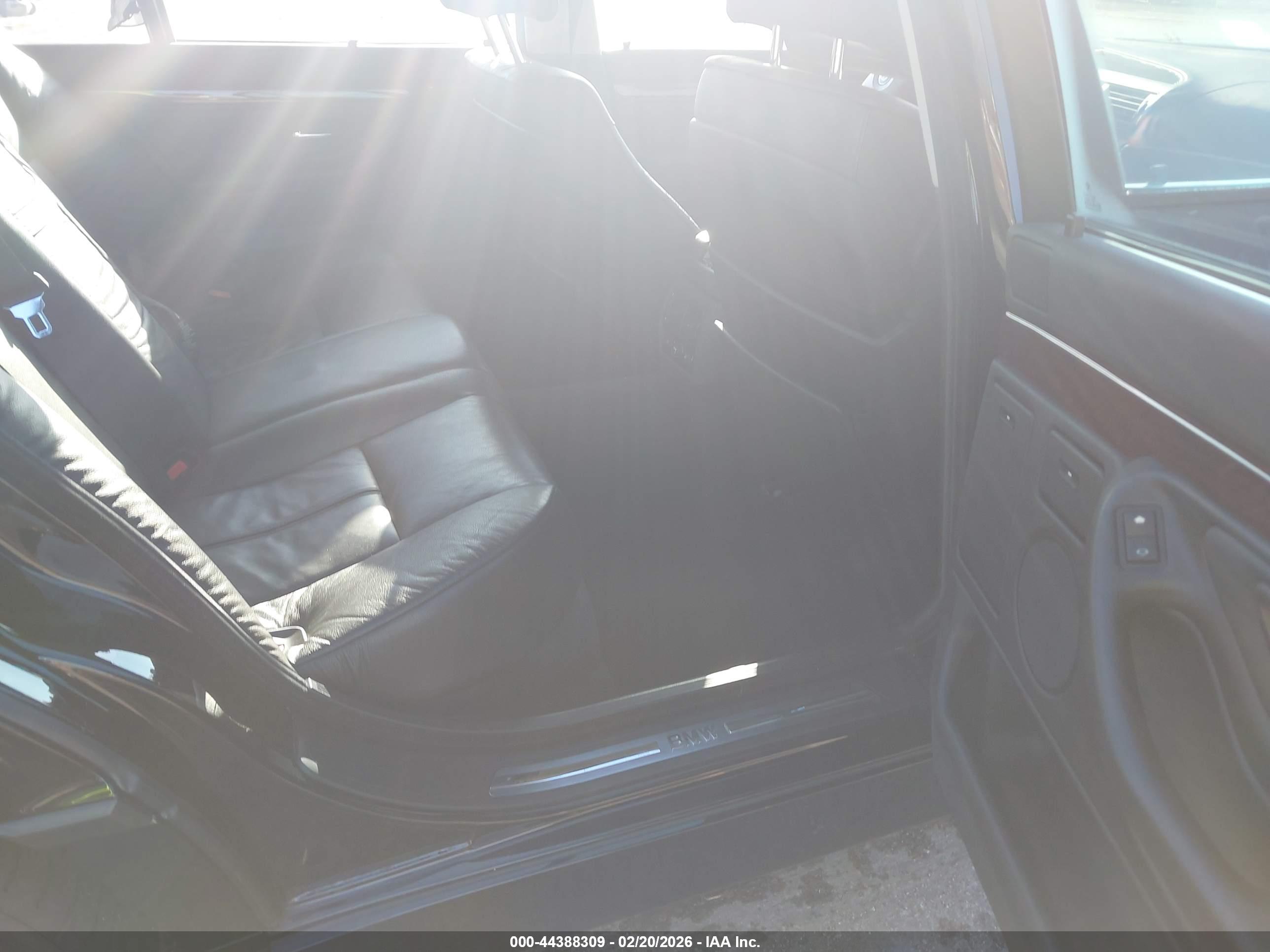 BMW 740IL image 8