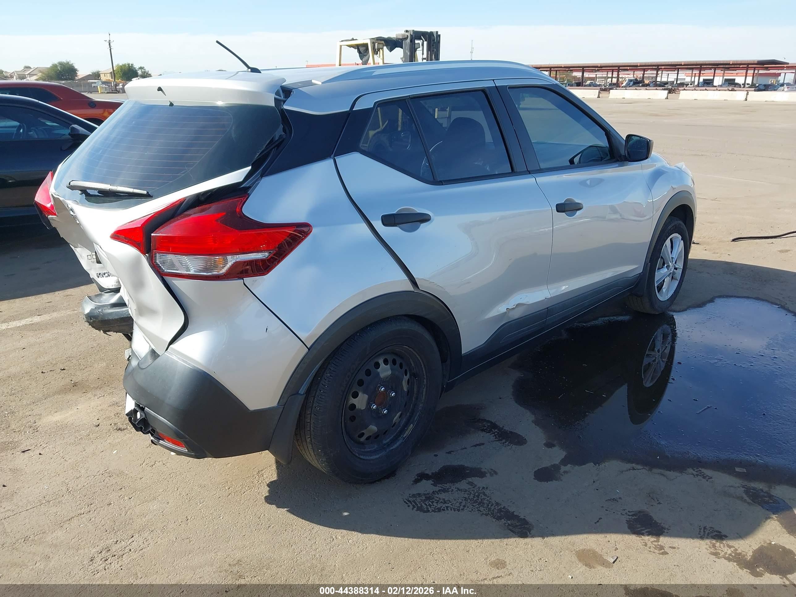 NISSAN KICKS image 4