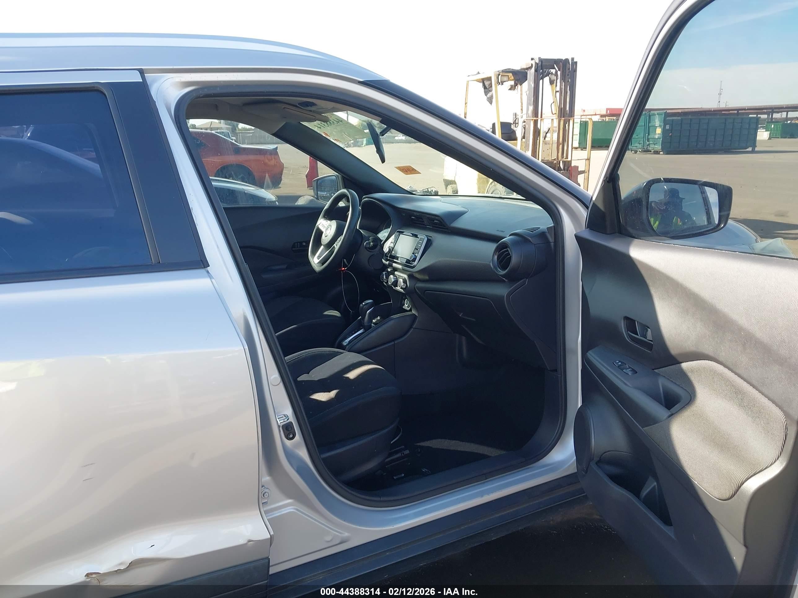 NISSAN KICKS image 5