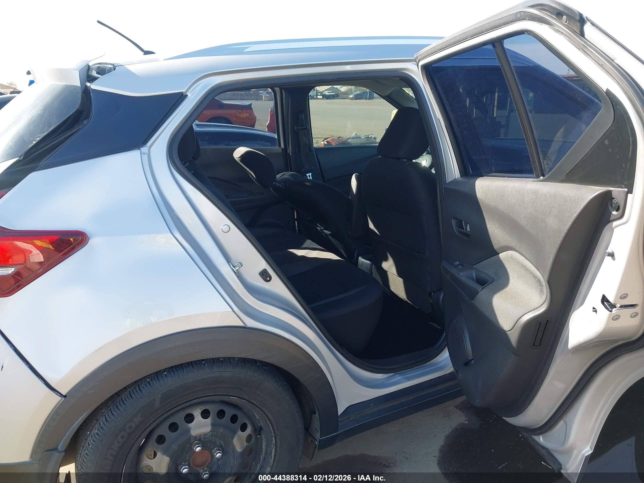 NISSAN KICKS image 8