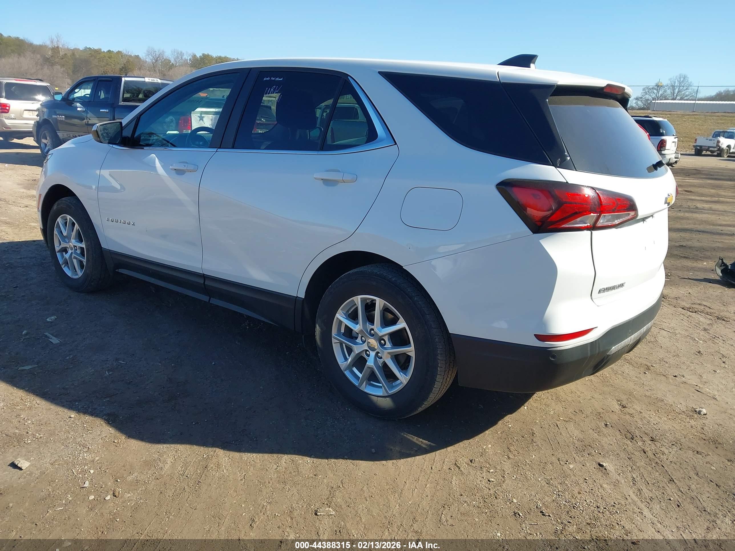 CHEVROLET EQUINOX image 3