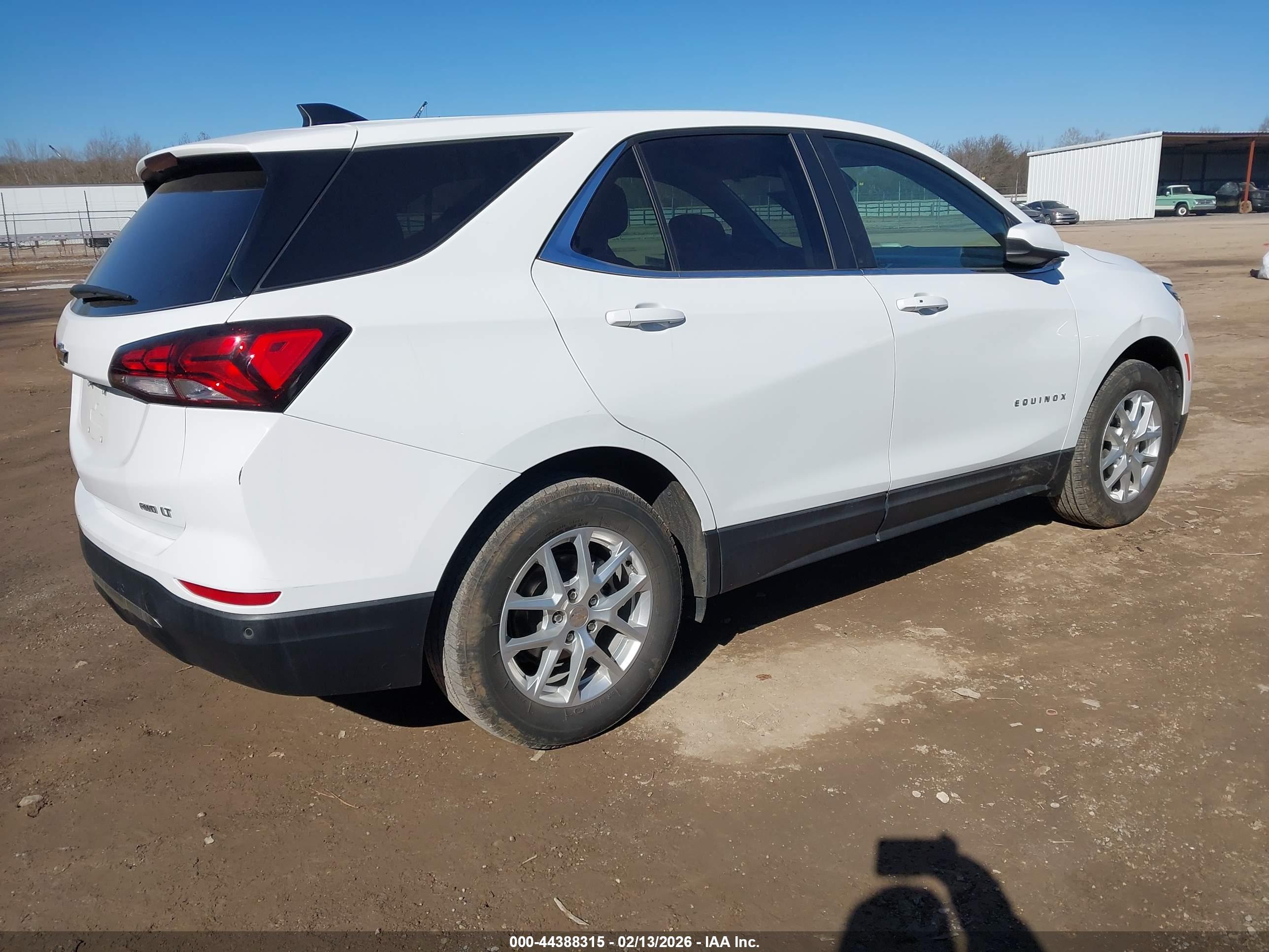 CHEVROLET EQUINOX image 4