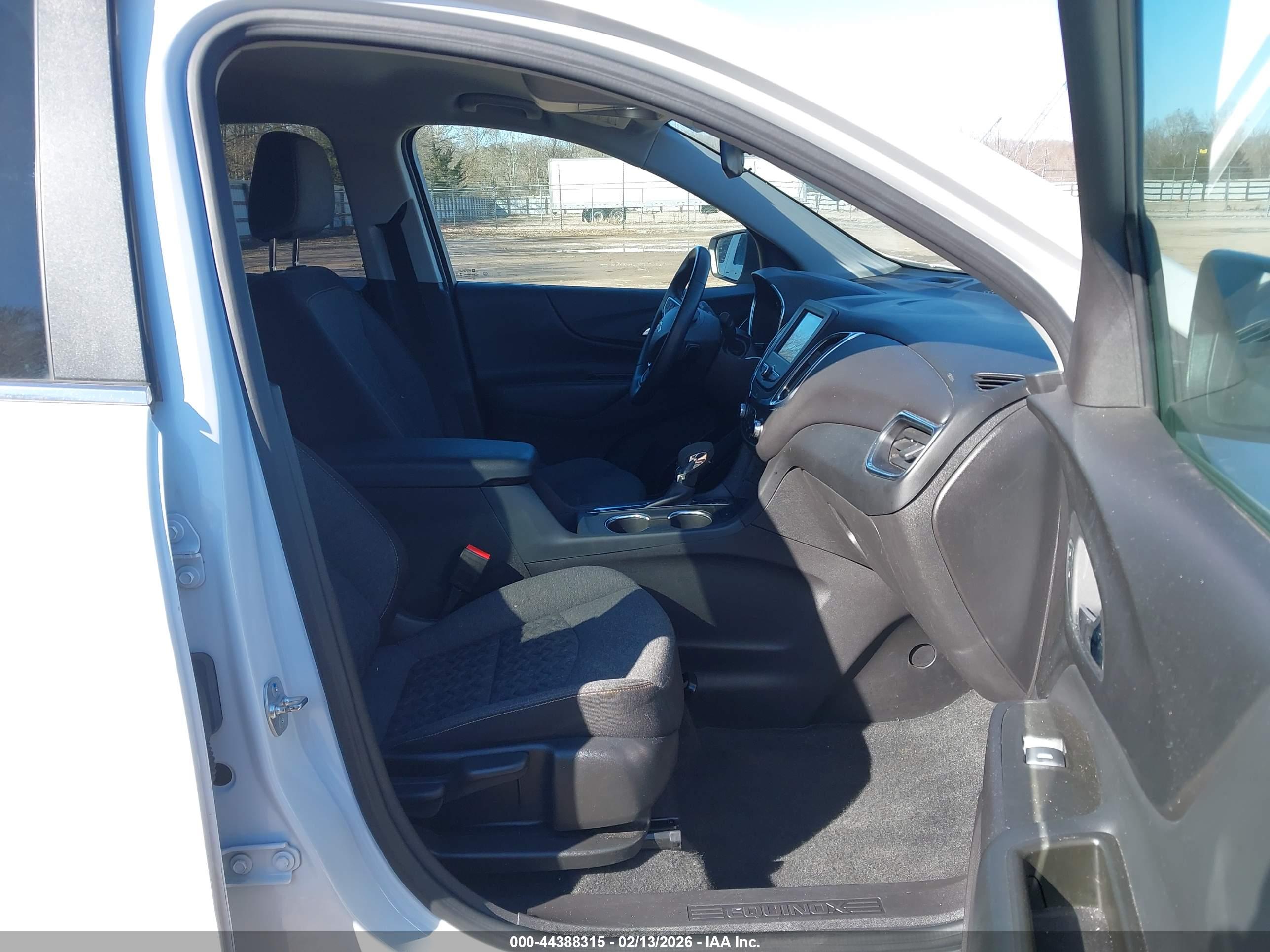 CHEVROLET EQUINOX image 5