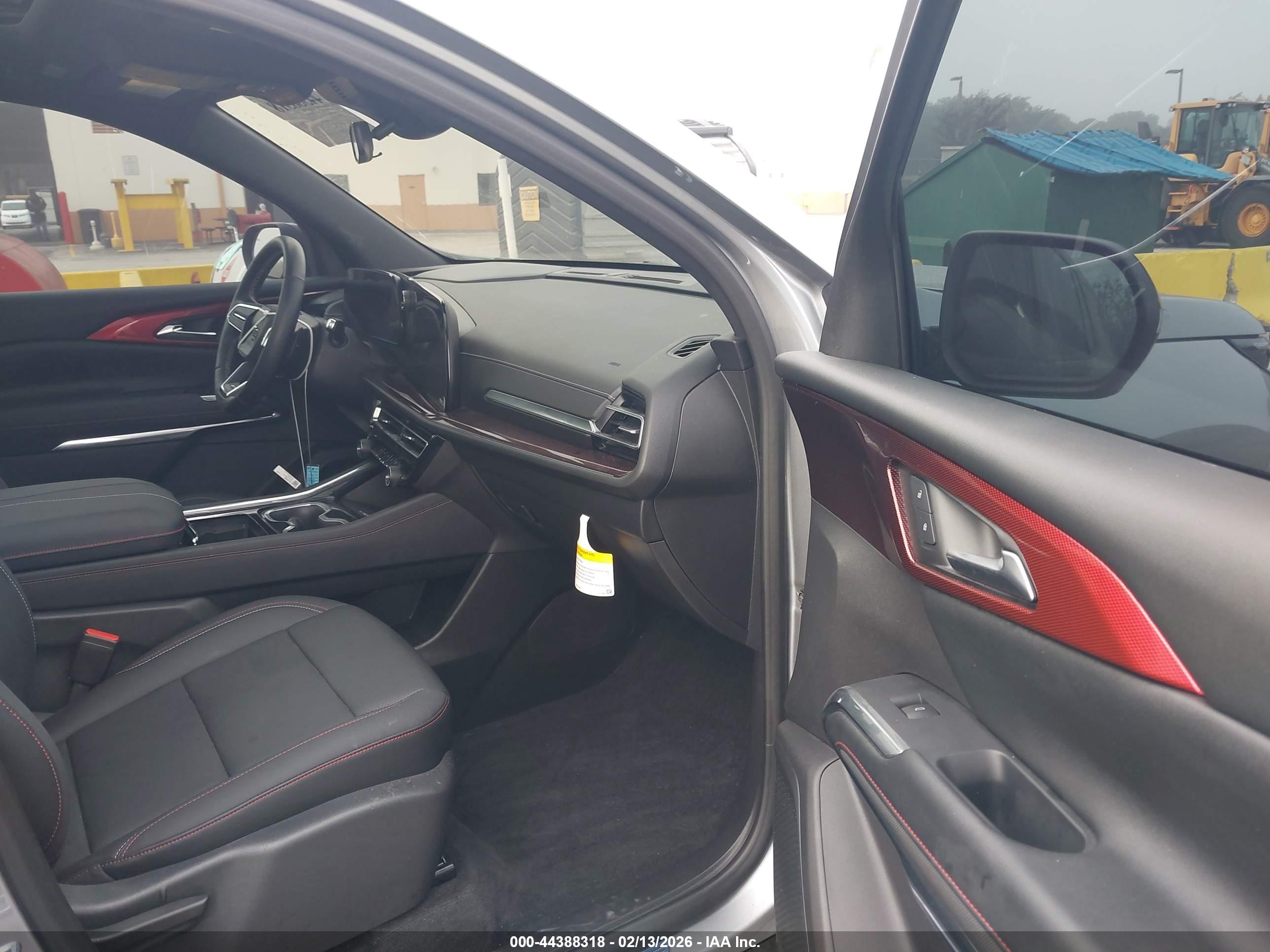 CHEVROLET TRAVERSE image 5