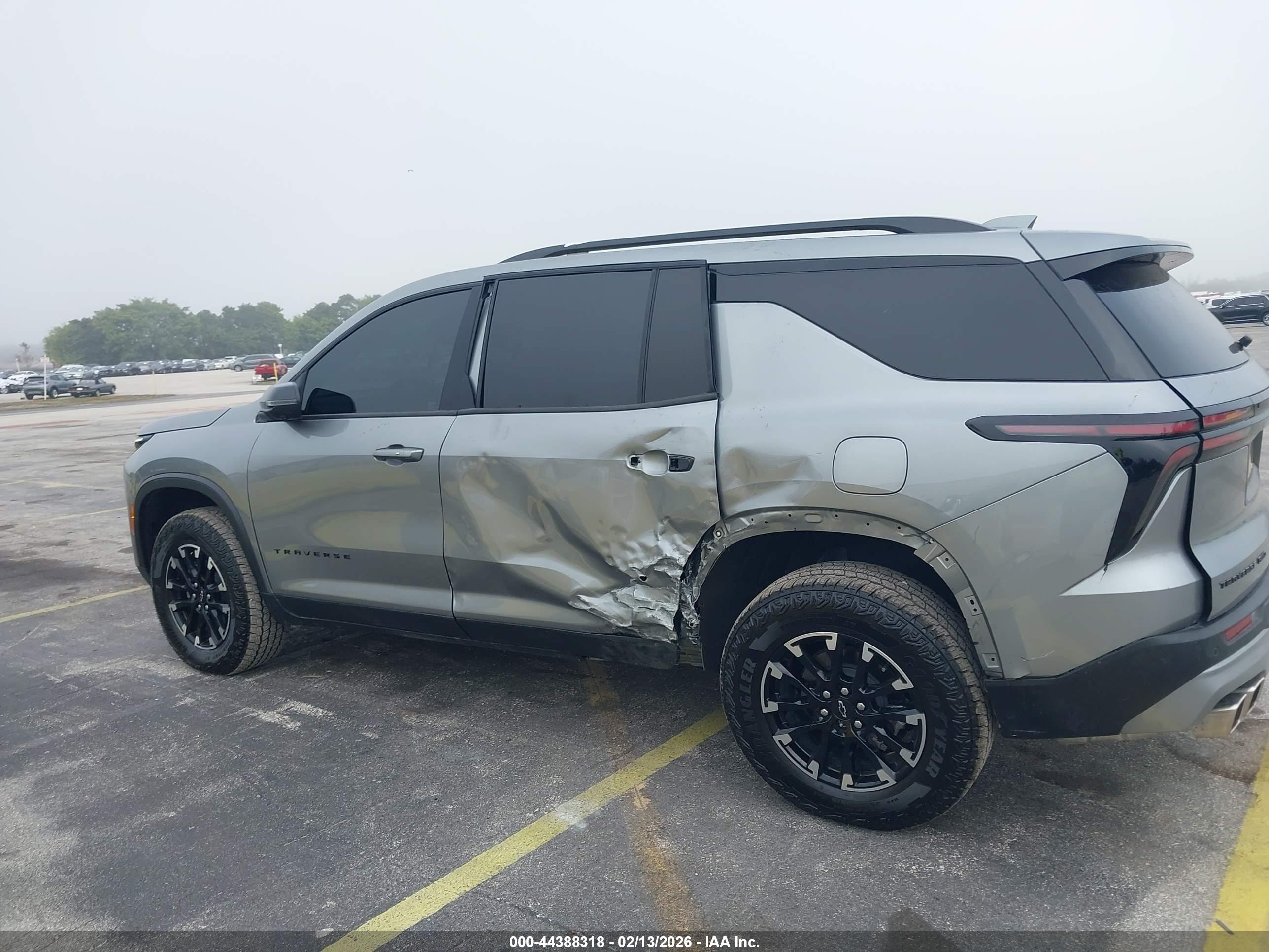 CHEVROLET TRAVERSE image 6