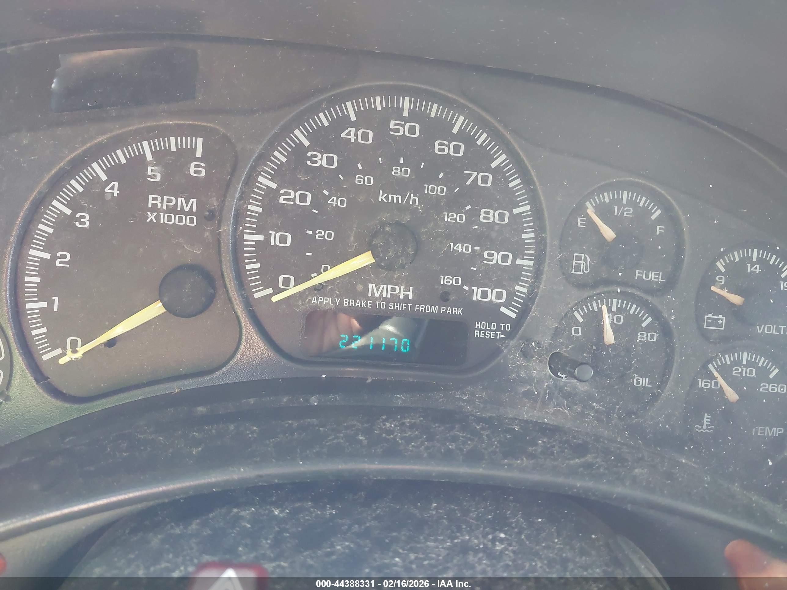 CHEVROLET SILVERADO image 7