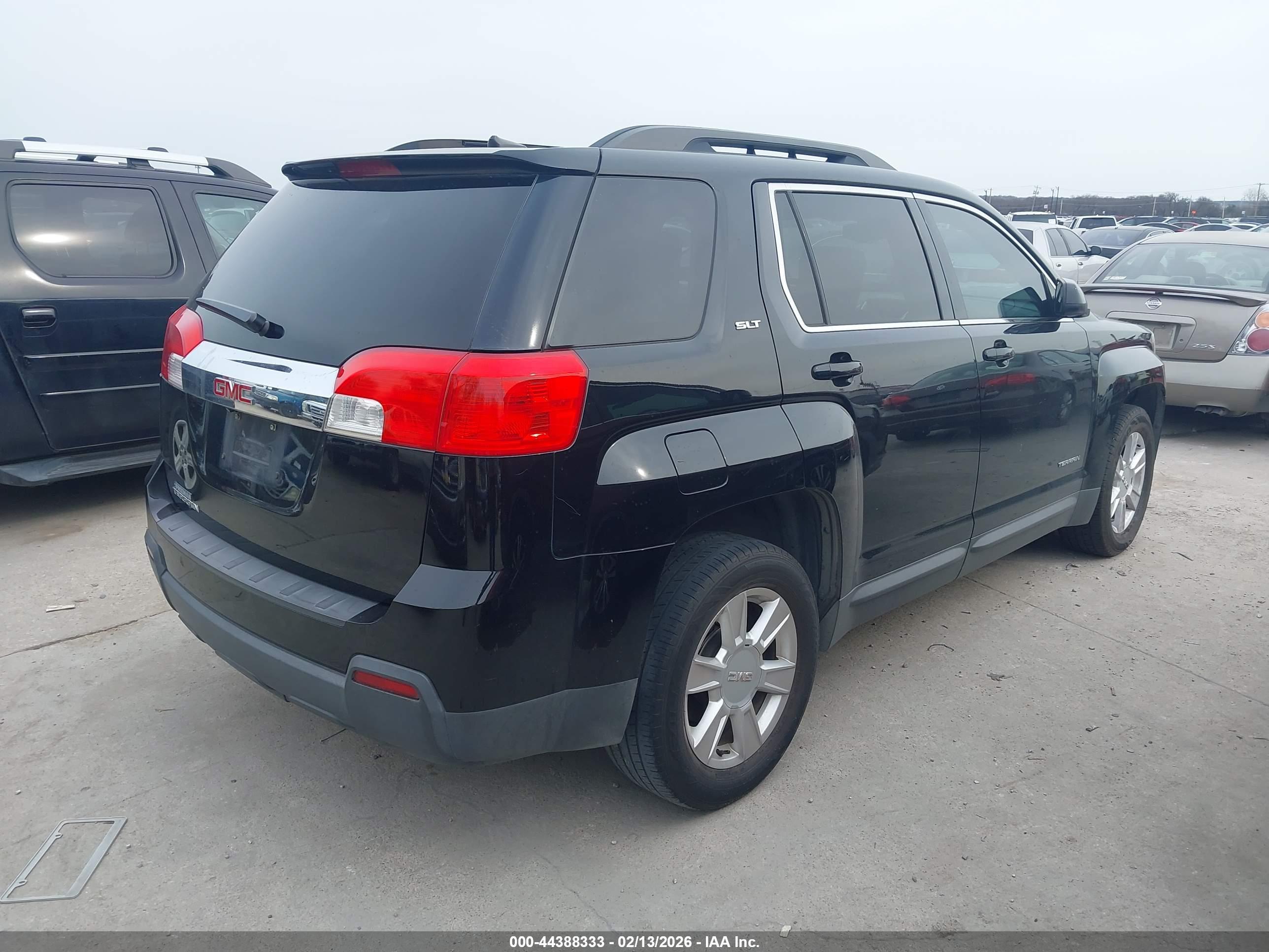 GMC TERRAIN image 4