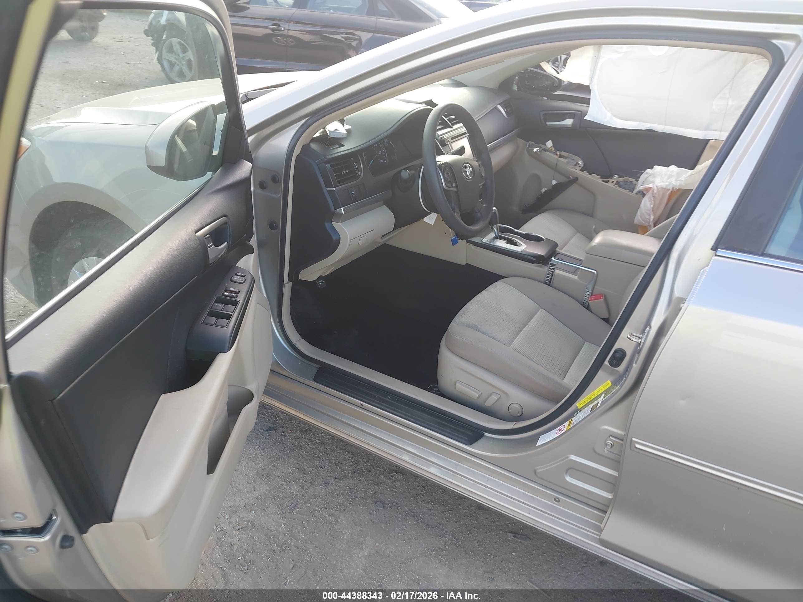TOYOTA CAMRY image 5