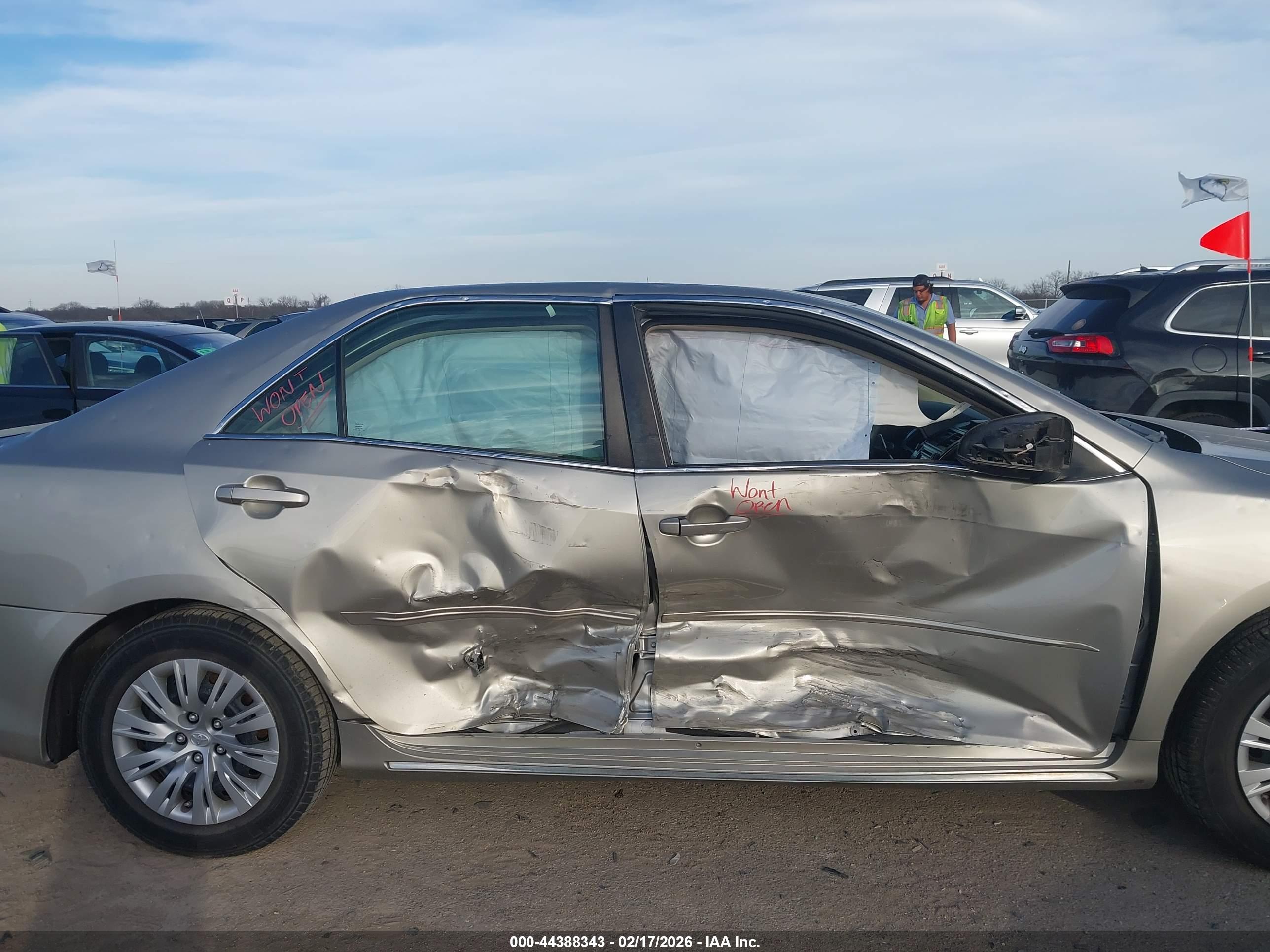 TOYOTA CAMRY image 6