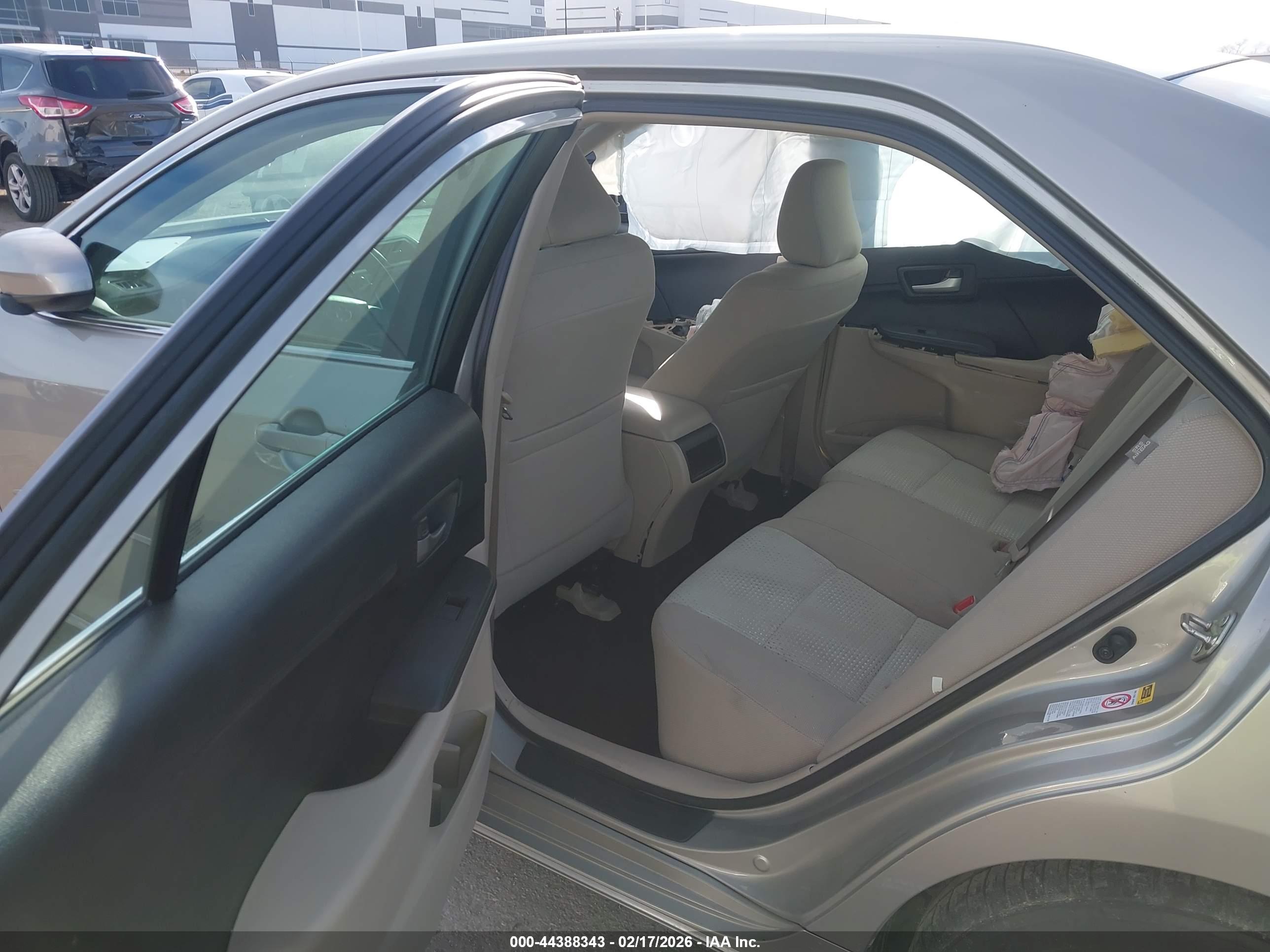 TOYOTA CAMRY image 8