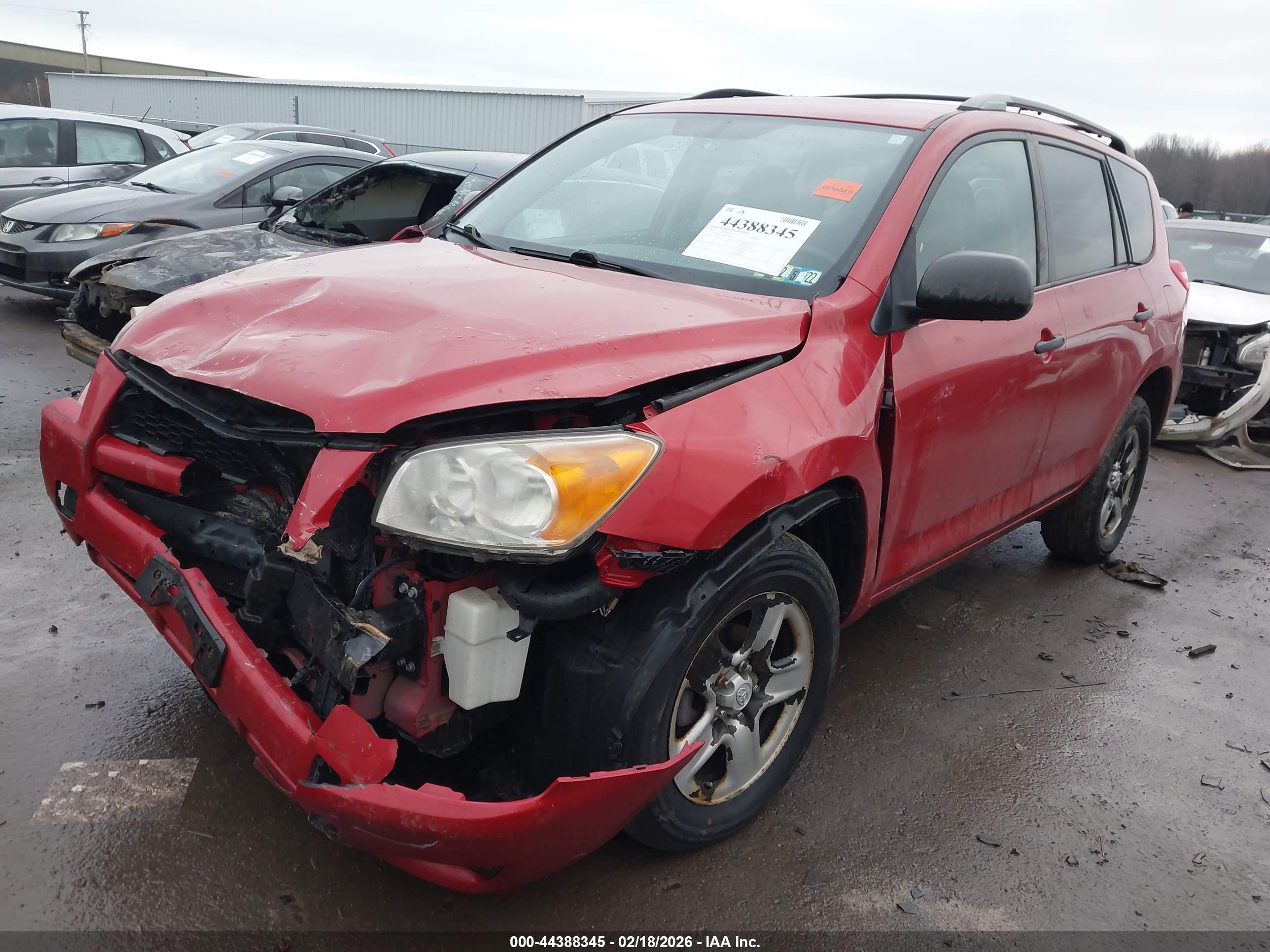 TOYOTA RAV4 image 2