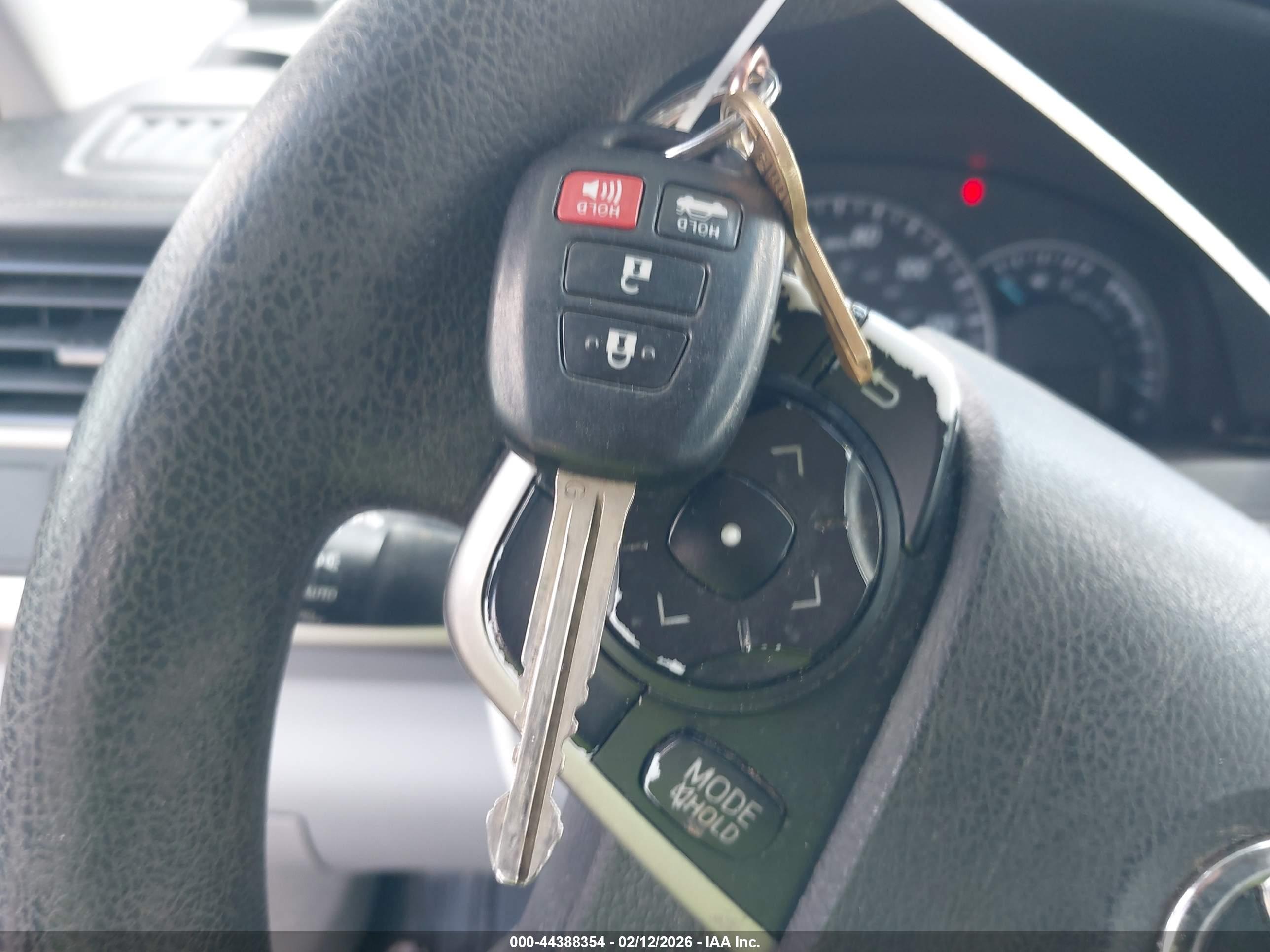 TOYOTA CAMRY image 11