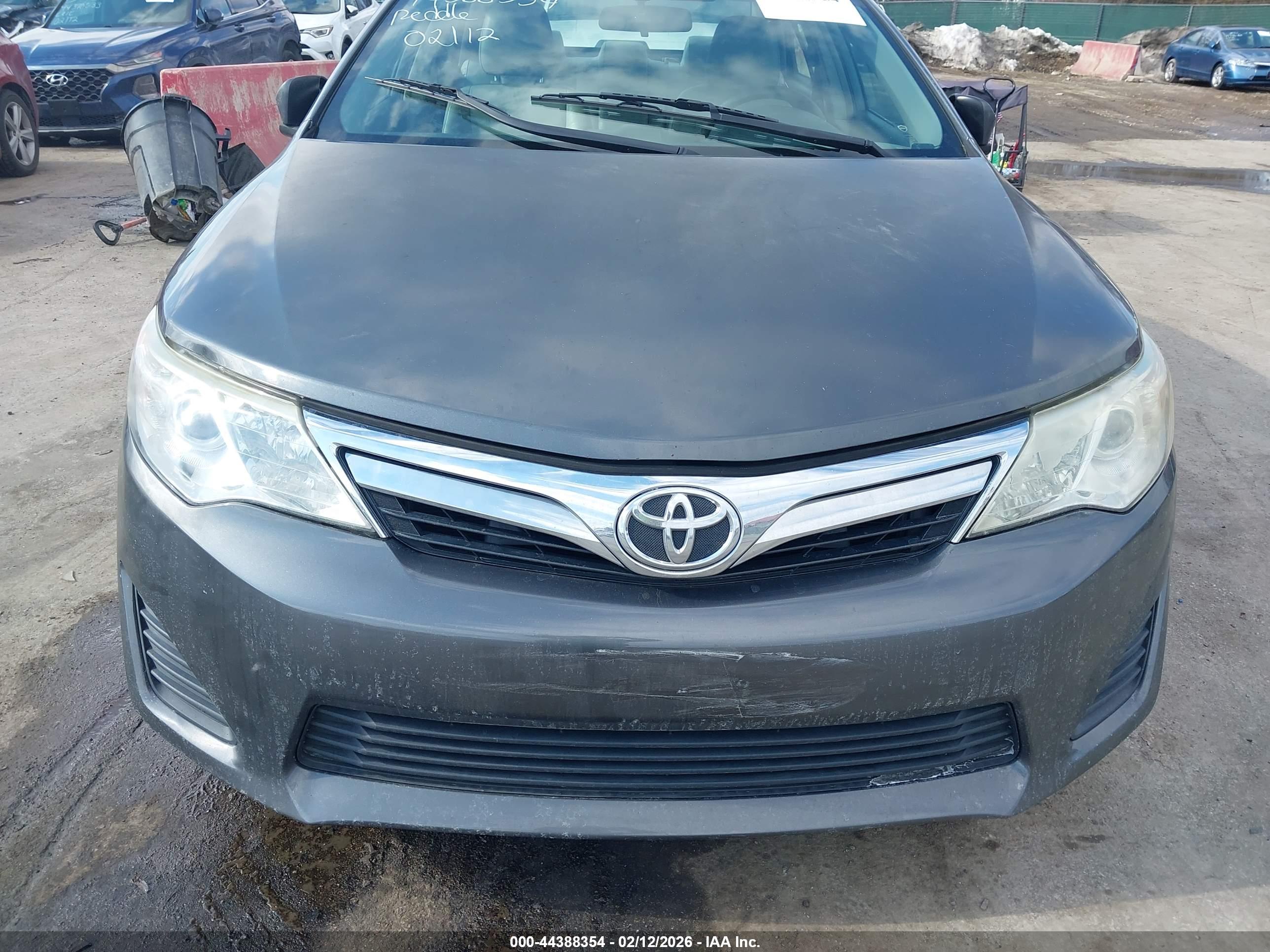 TOYOTA CAMRY image 6