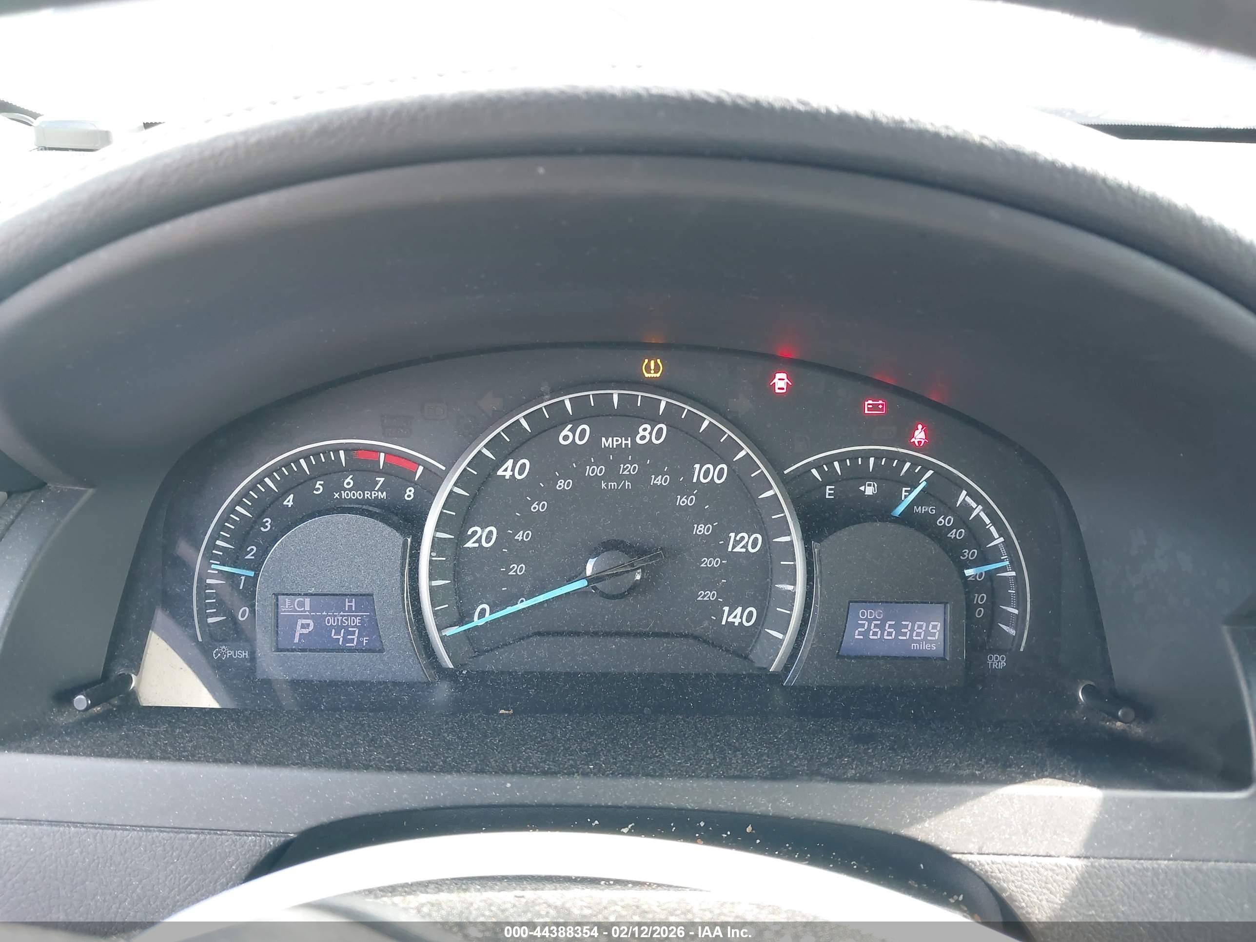 TOYOTA CAMRY image 7