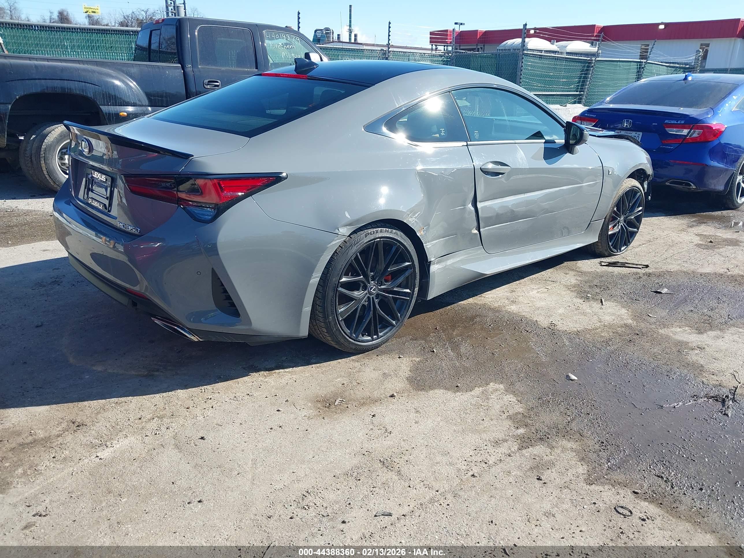 LEXUS RC image 4