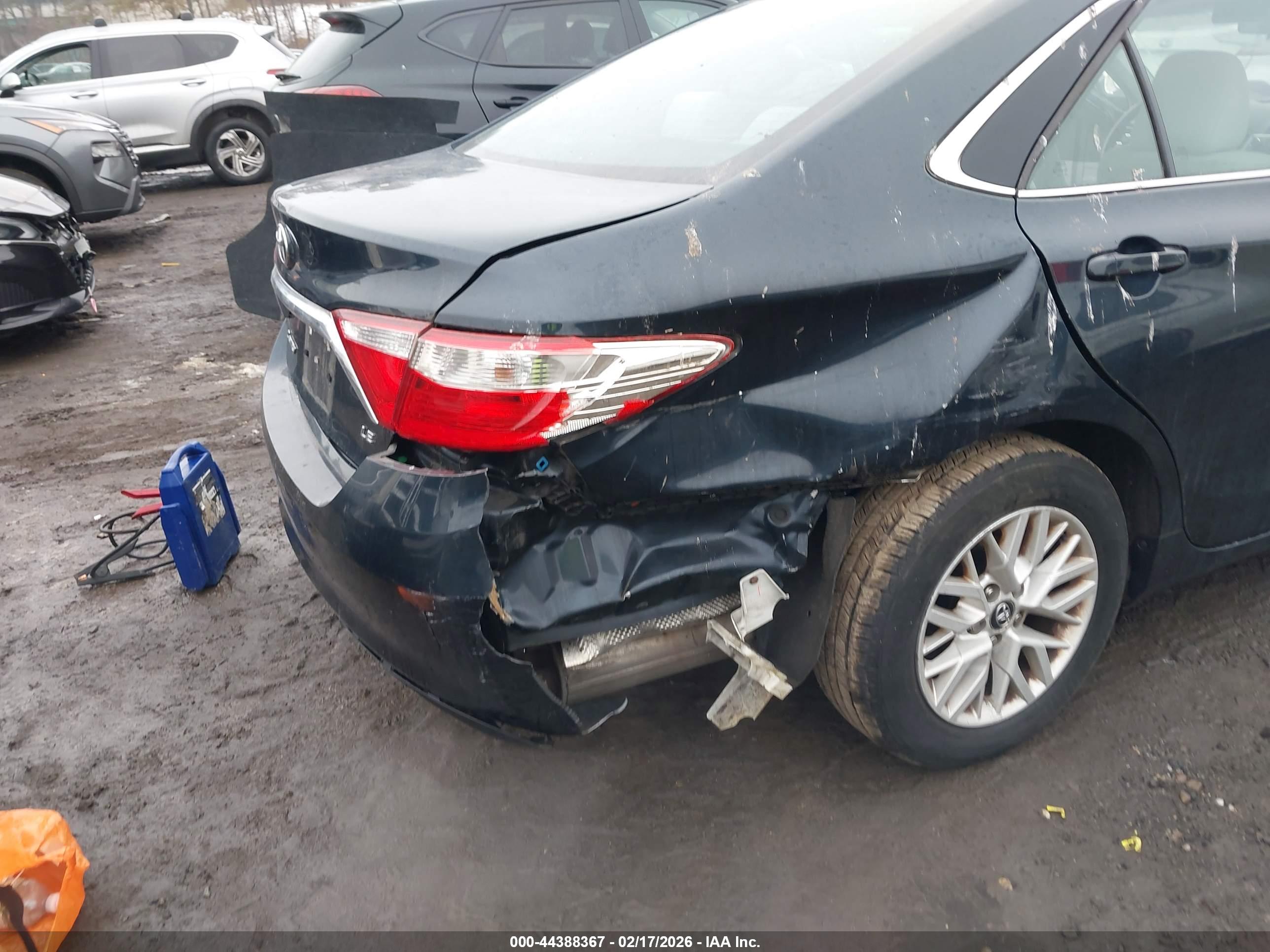 TOYOTA CAMRY image 6