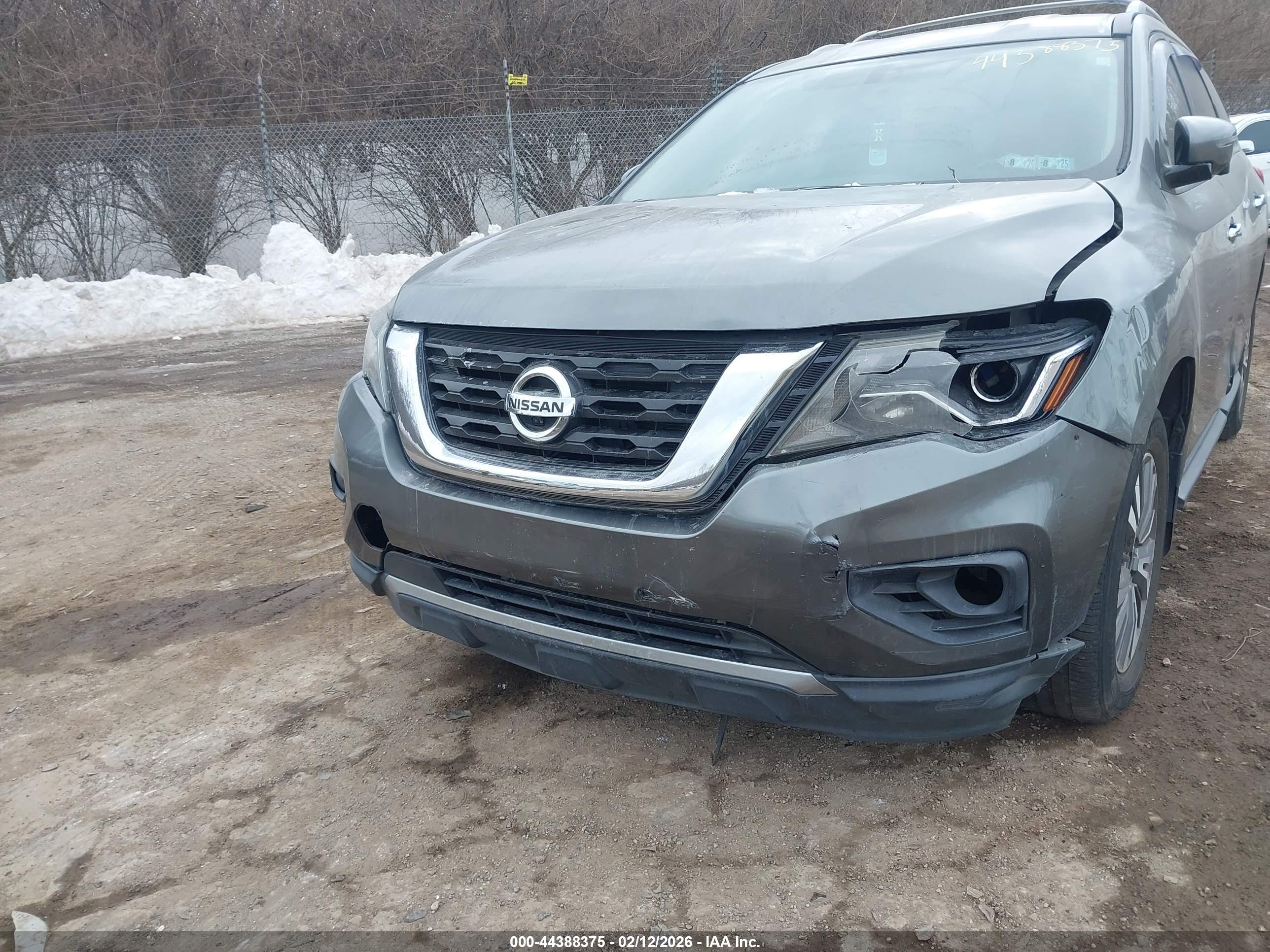 NISSAN PATHFINDER image 6