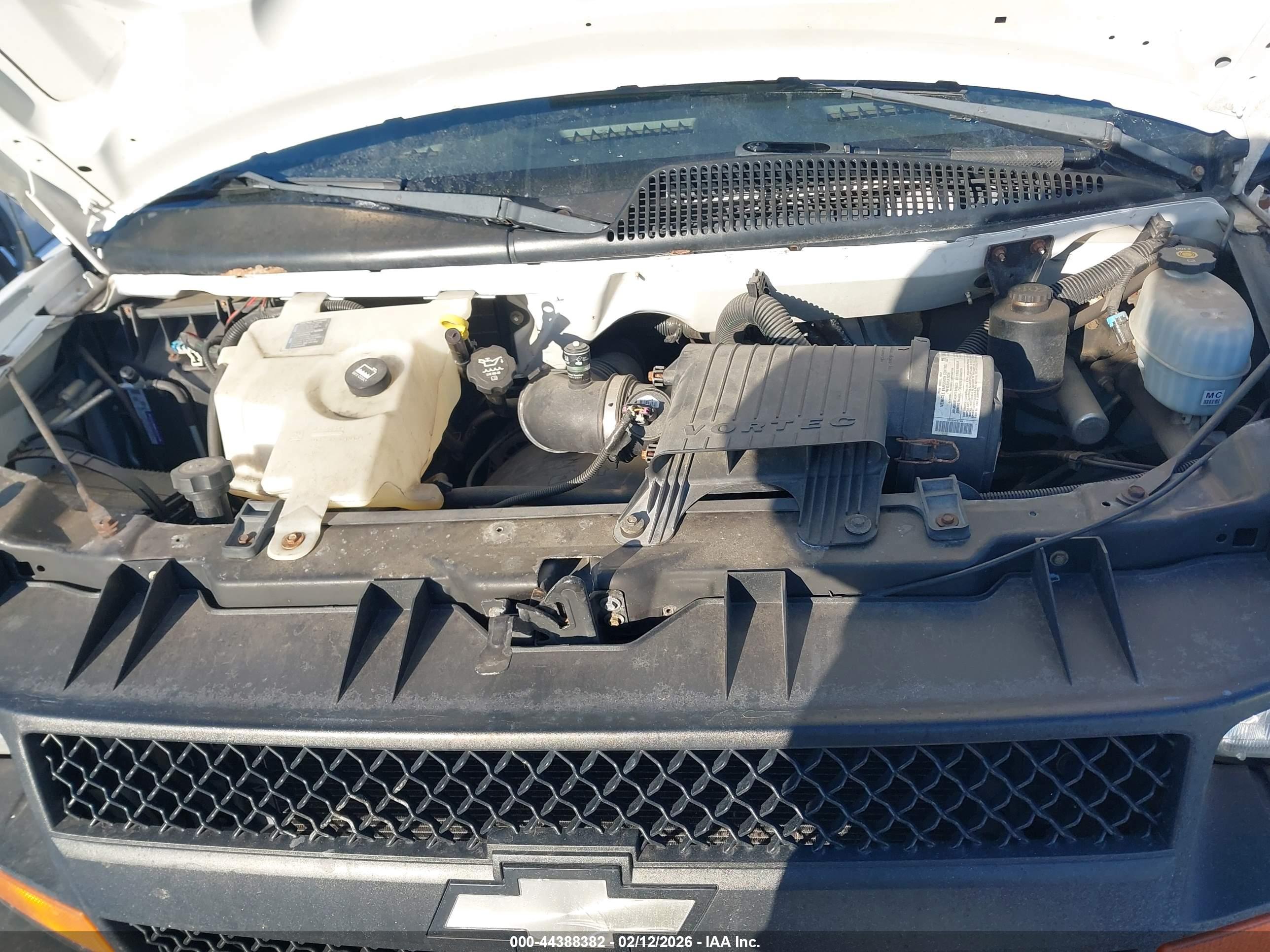 CHEVROLET EXPRESS image 10