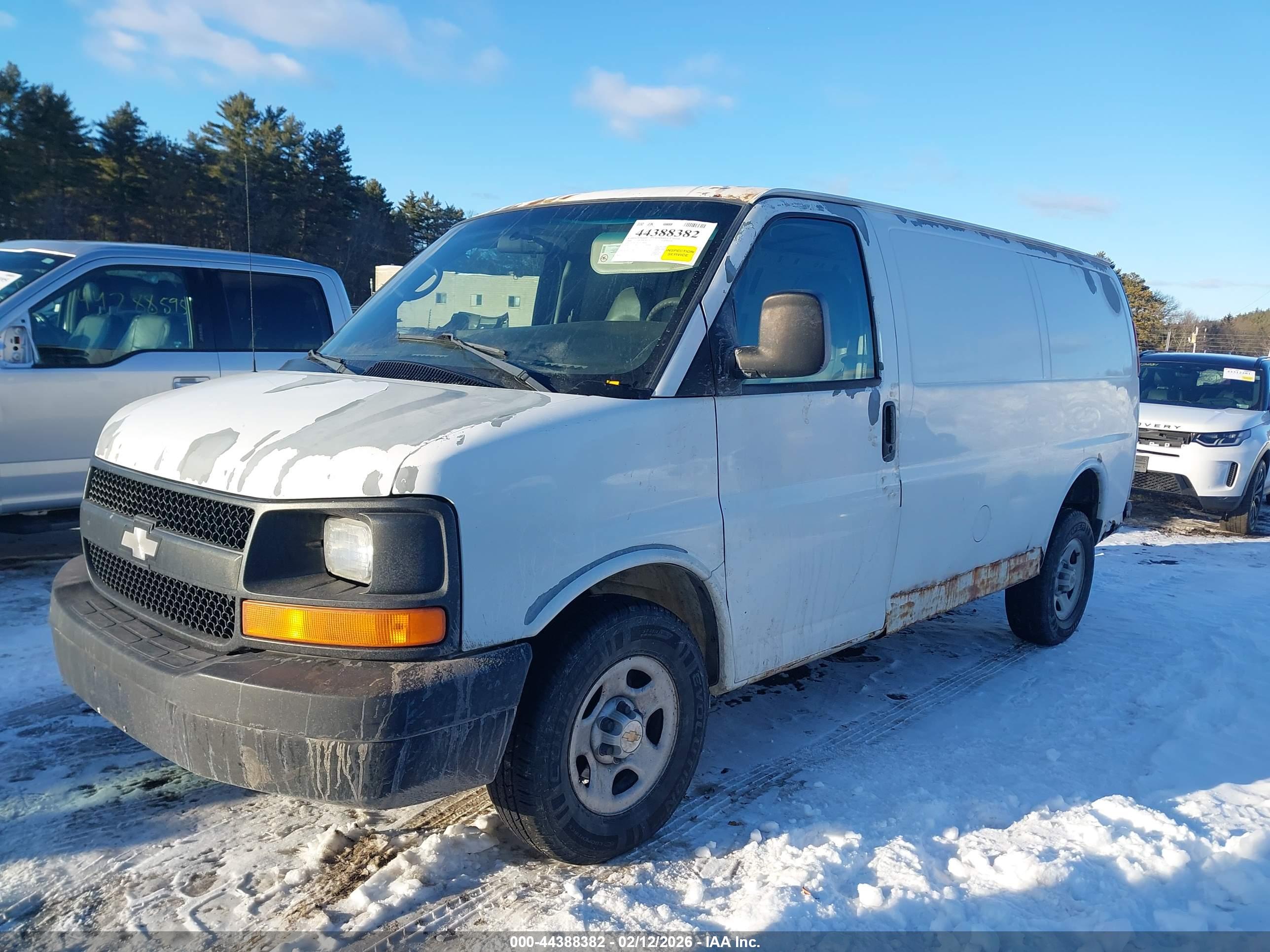 CHEVROLET EXPRESS image 2