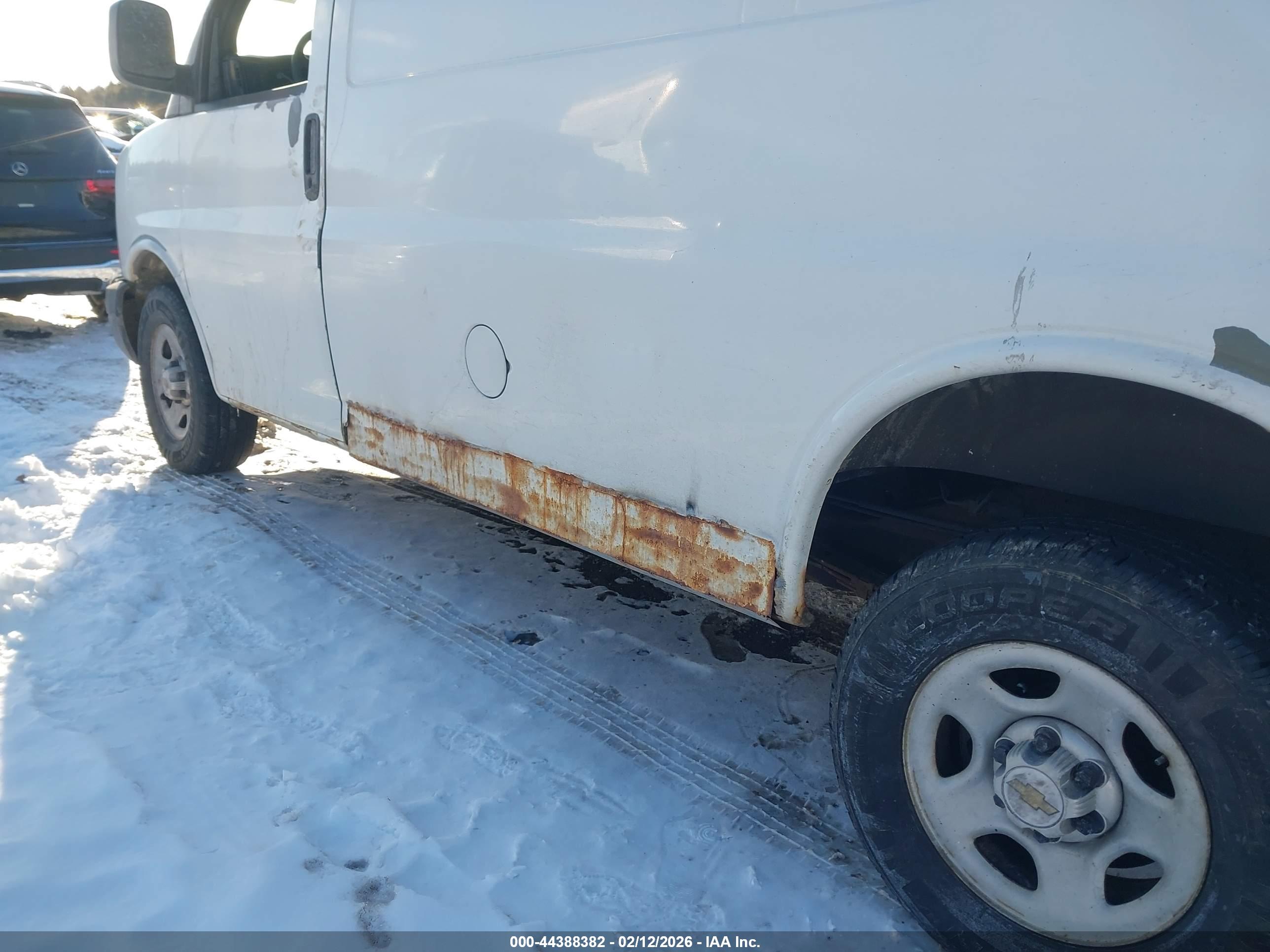 CHEVROLET EXPRESS image 6