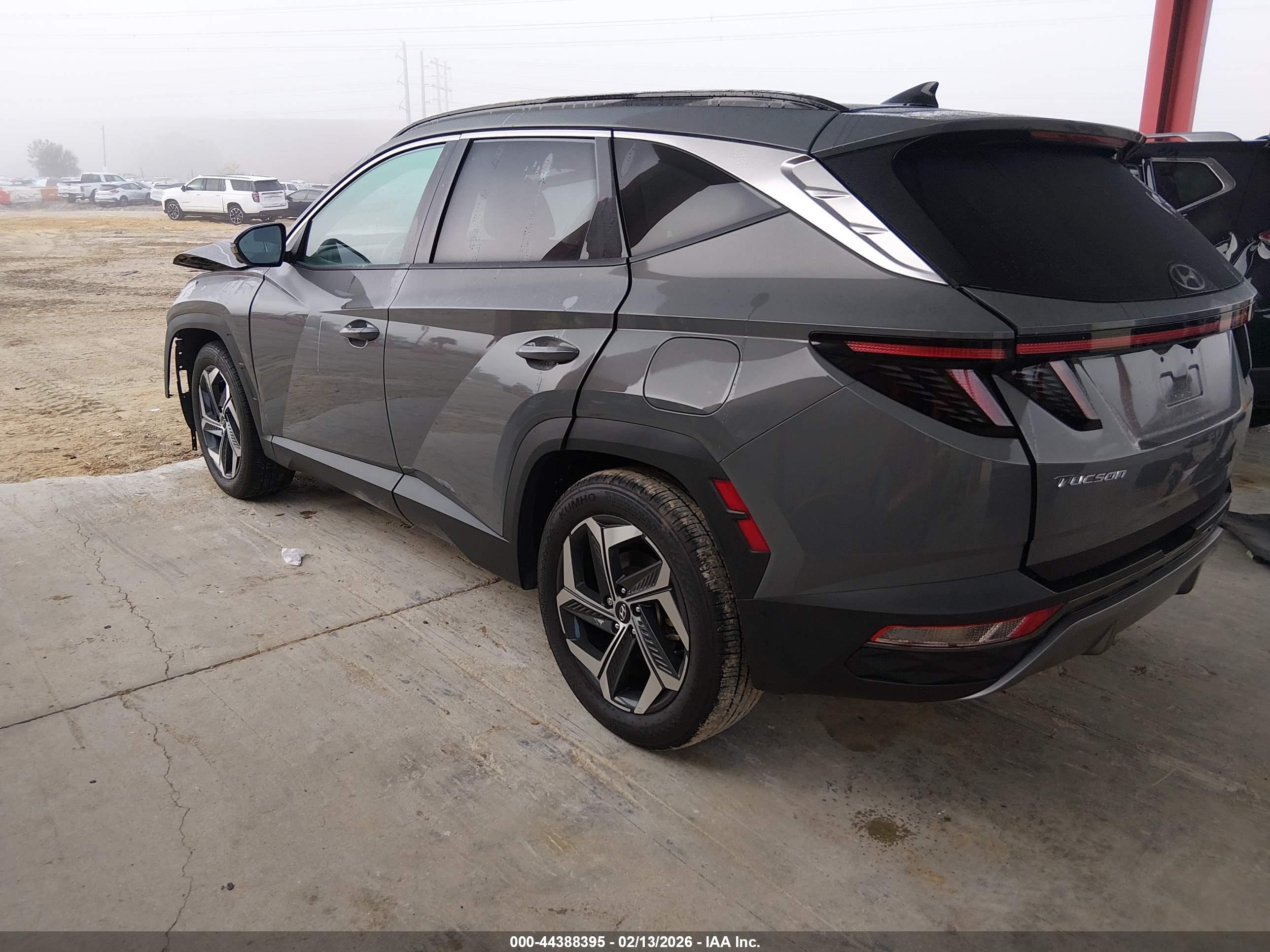 HYUNDAI TUCSON image 3