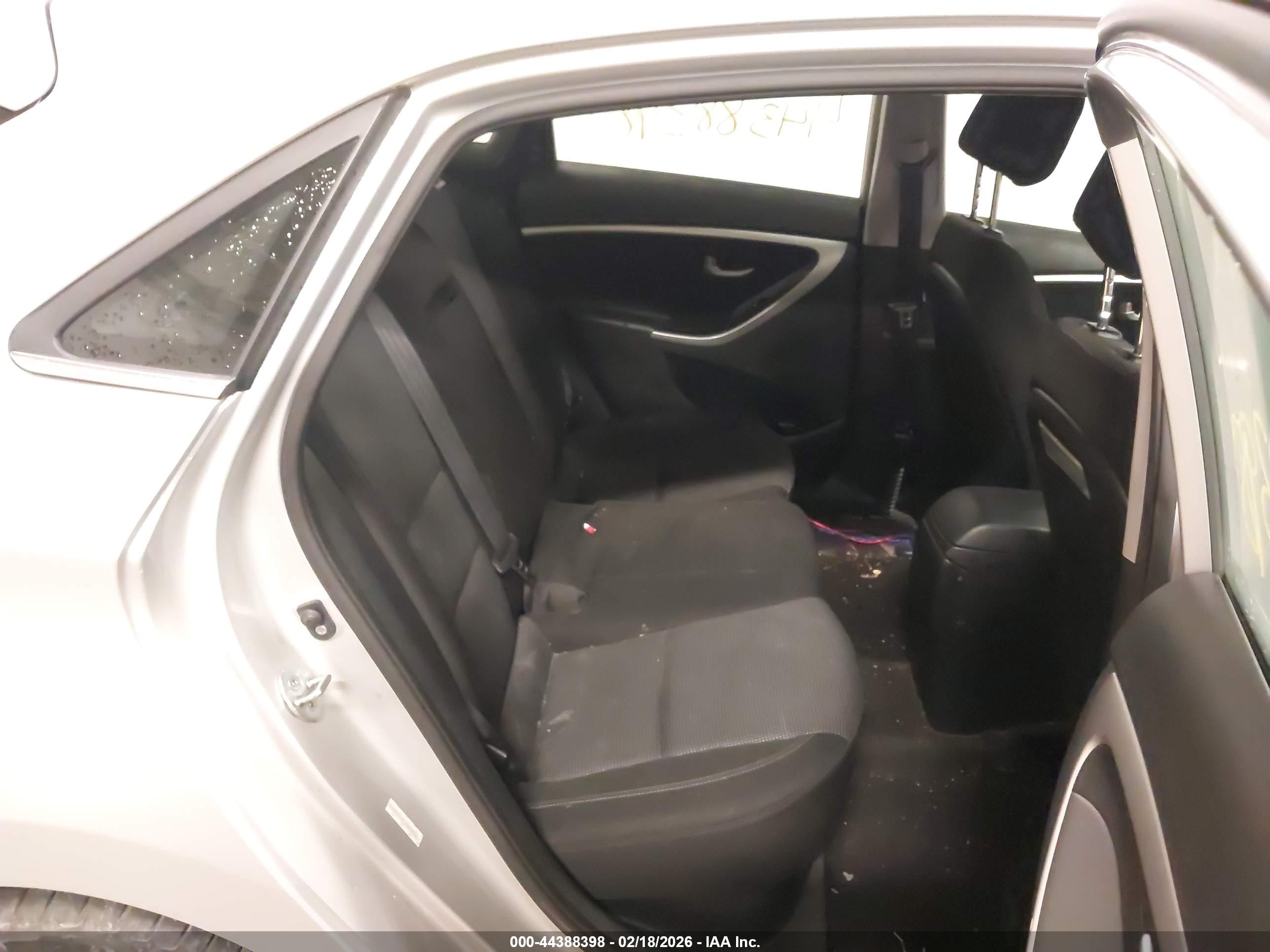 HYUNDAI ELANTRA image 8