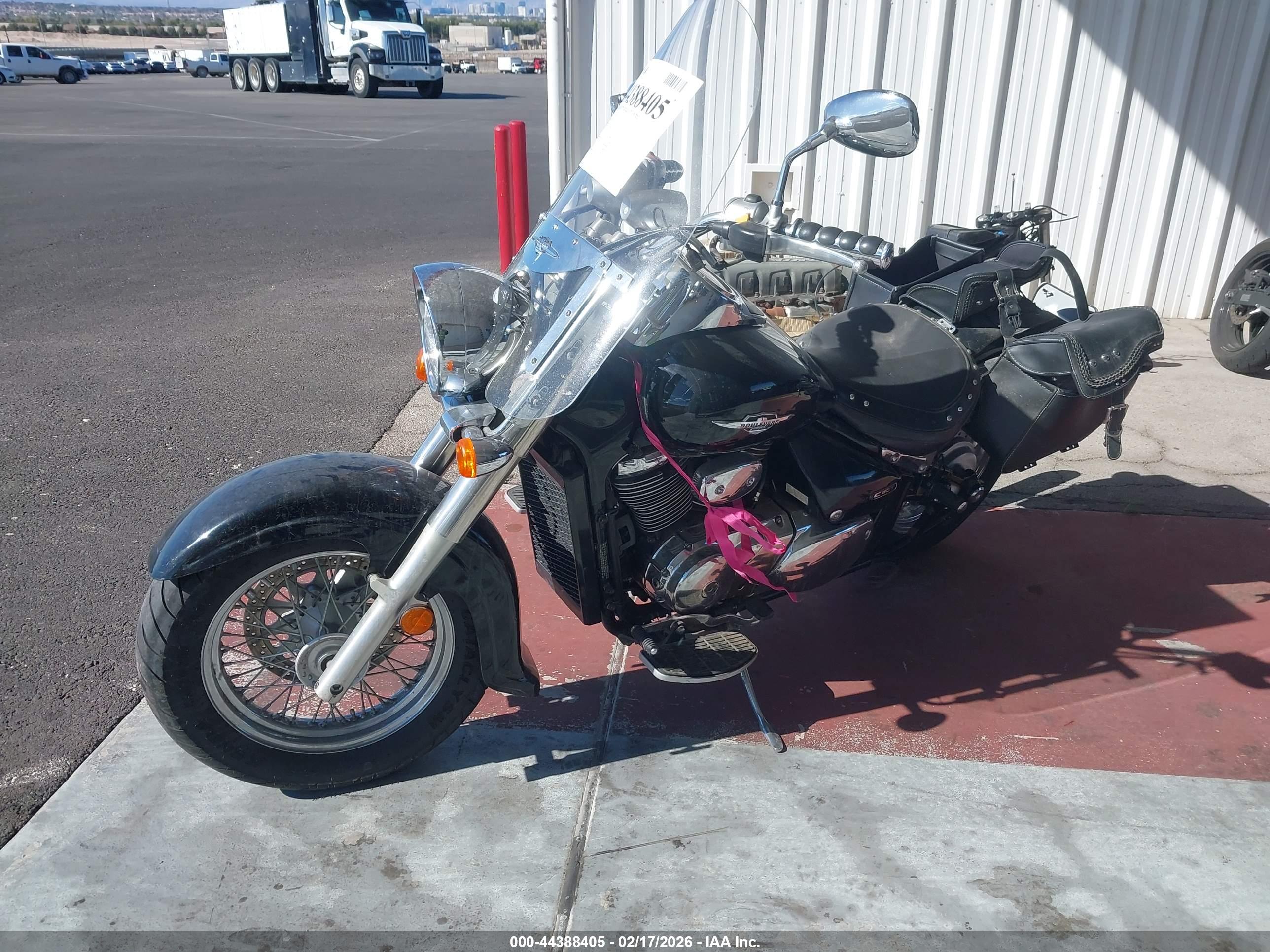 SUZUKI VL800 image 2